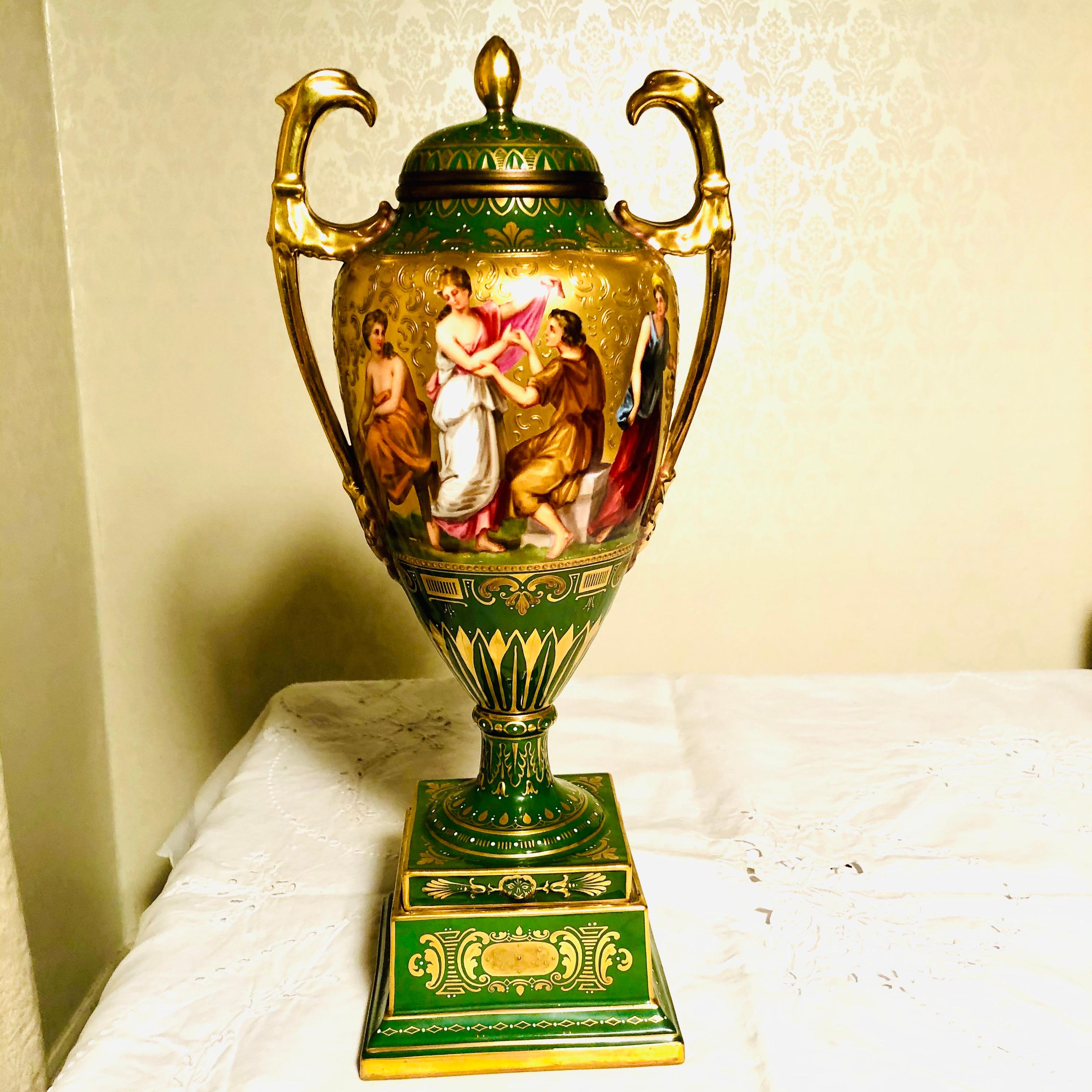 royal urn