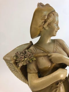 Royal Vienna/ Ernst Wahliss Figurine Girl with Baskets