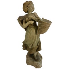 Royal Vienna/ Ernst Wahliss Figurine Girl with Baskets
