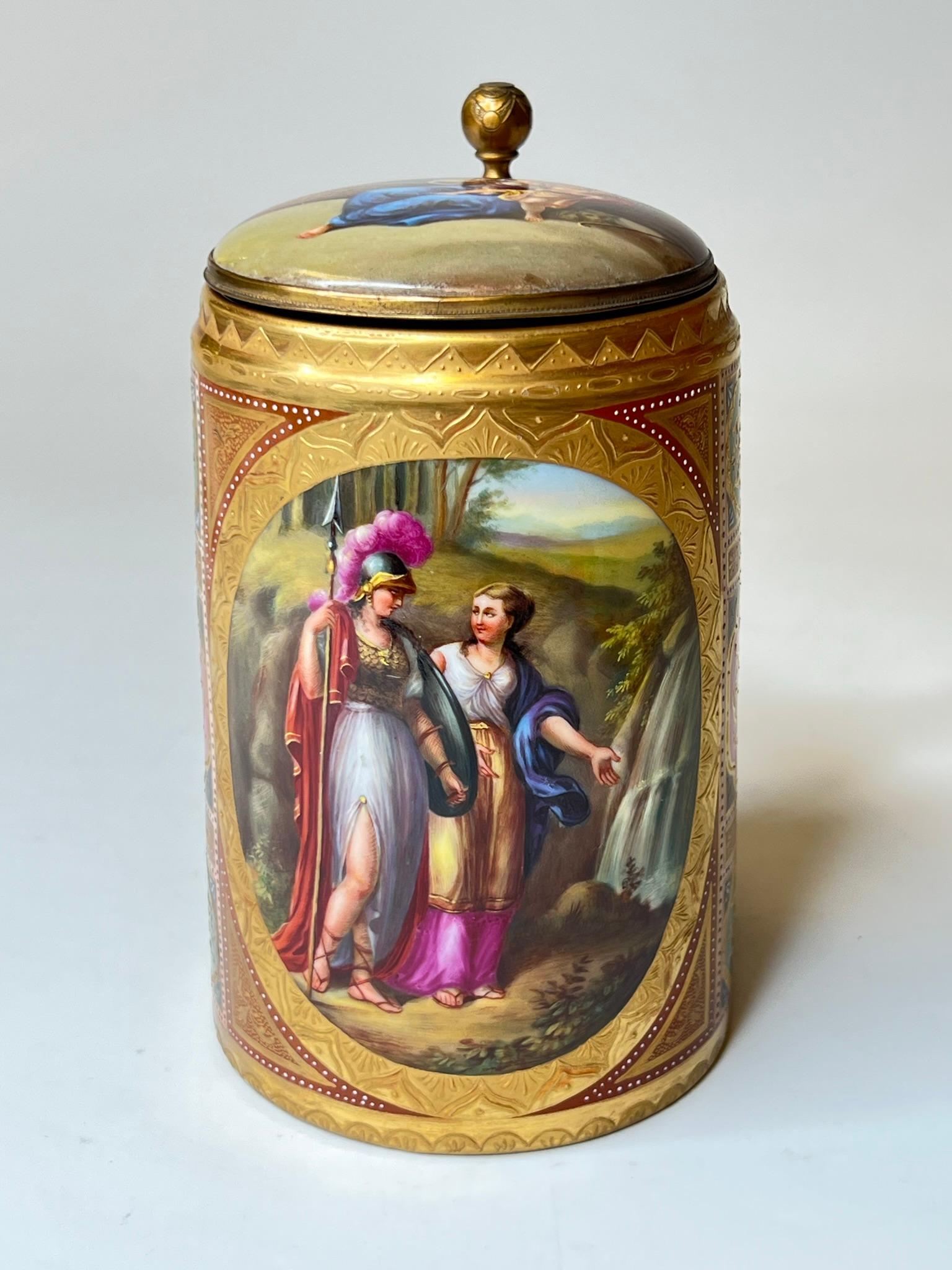 Royal Vienna Gilt Porcelain Tankard Depicting Minerva In Good Condition For Sale In New York, NY
