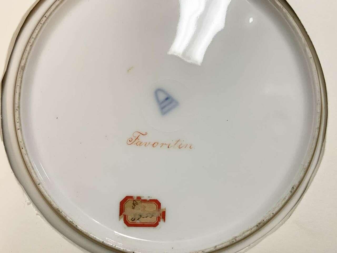 Royal Vienna Painted Cabinet Plate by Wagner In Good Condition In New York, NY