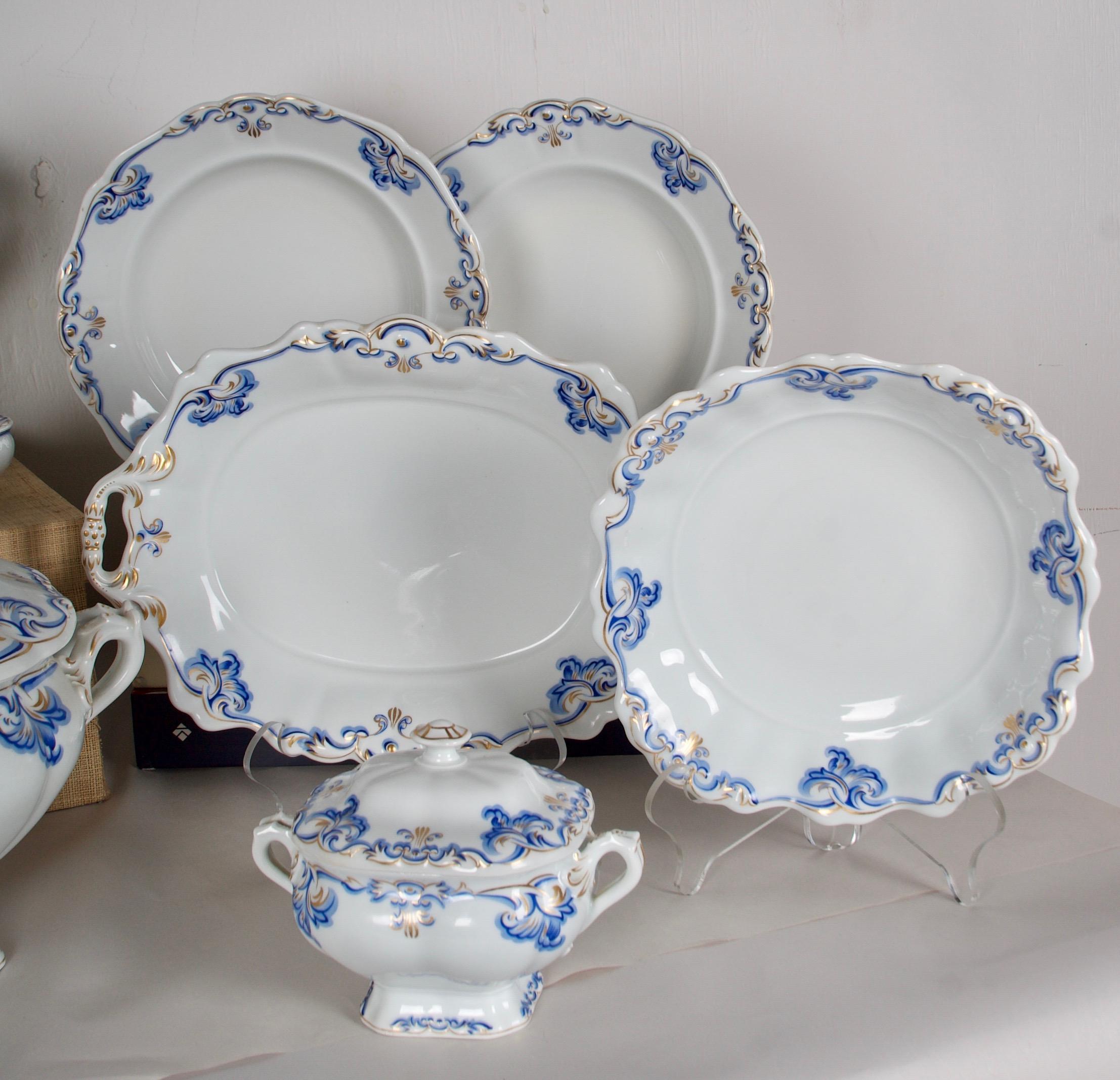 This extremely rare partial set of dinner service was produced
at the Royal Vienna Factory in 1851 under the direction of Baron
Leithner, ten years before the factory closed.
During Leithner's direction, the factory and it's artists were still
known