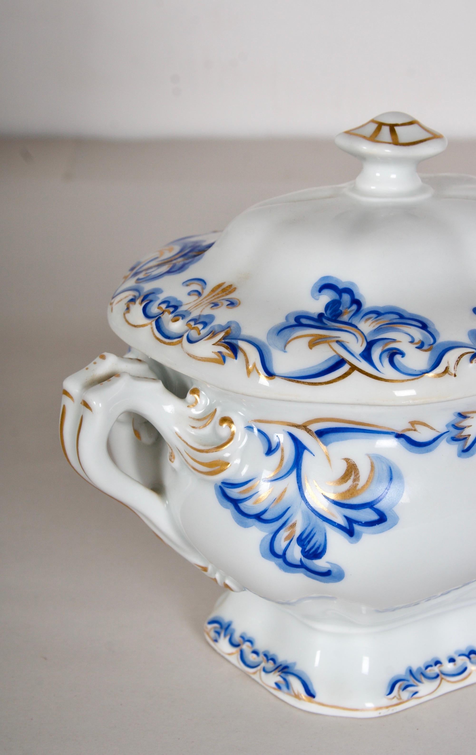 Porcelaine 1851 Imperial Vienna Porcelain 27 piece Service for 18, very rare en vente