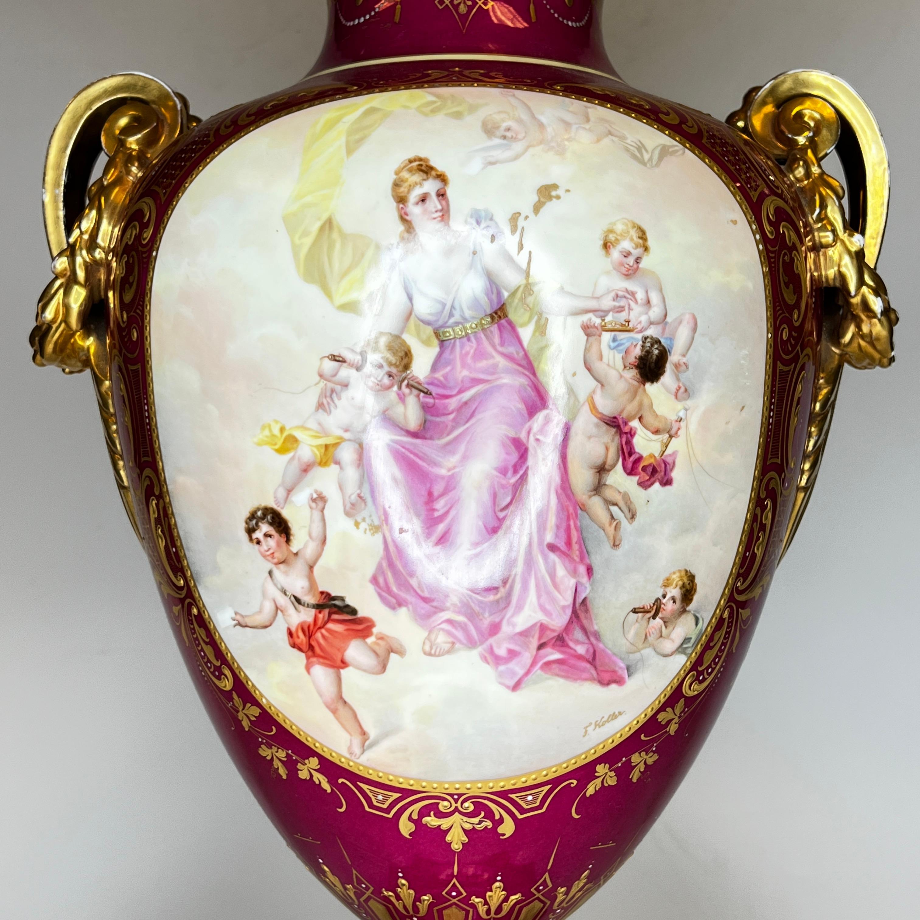 Royal Vienna Porcelain Vase in the Neoclassical Style In Good Condition For Sale In New York, NY