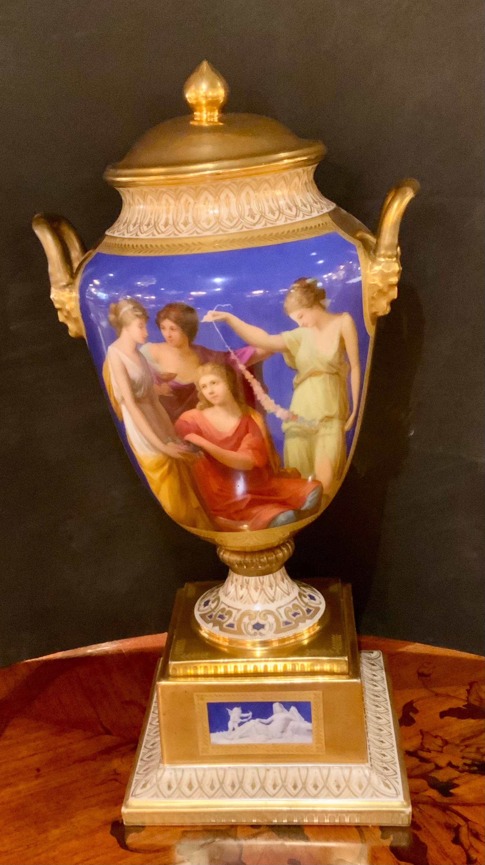 Porcellana Vaso/urna in porcellana di Royal Vienna con figure classiche 19 H. secolo in vendita