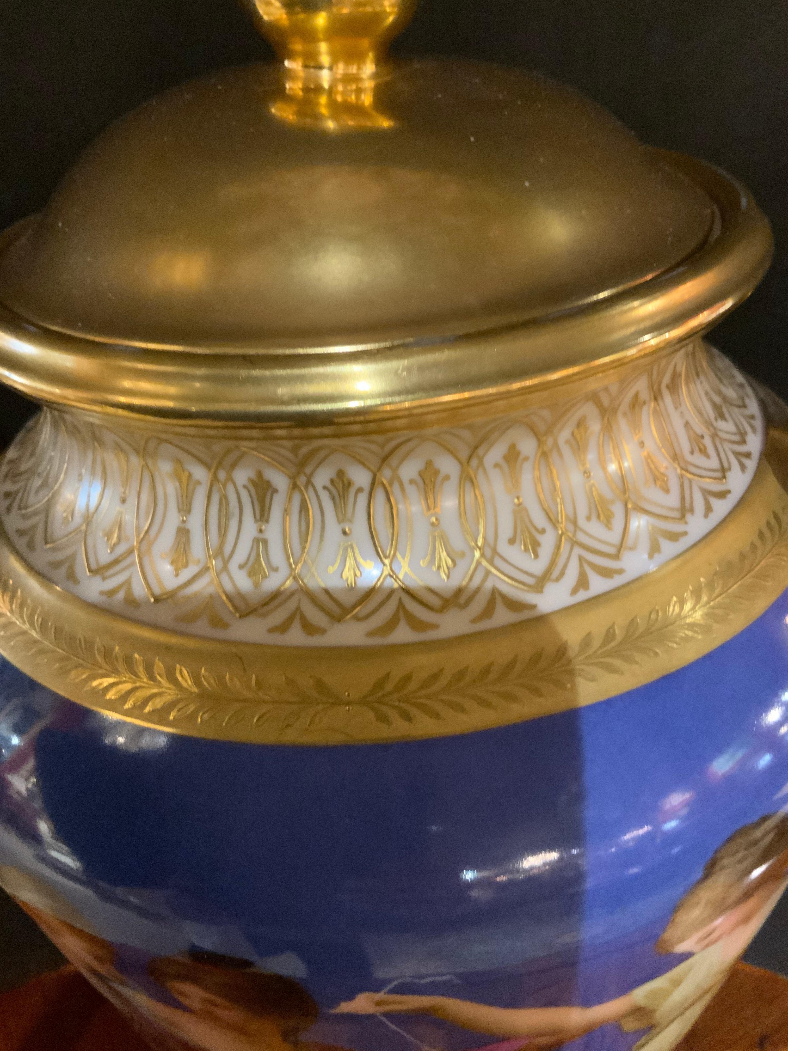 Vaso/urna in porcellana di Royal Vienna con figure classiche 19 H. secolo in vendita 1