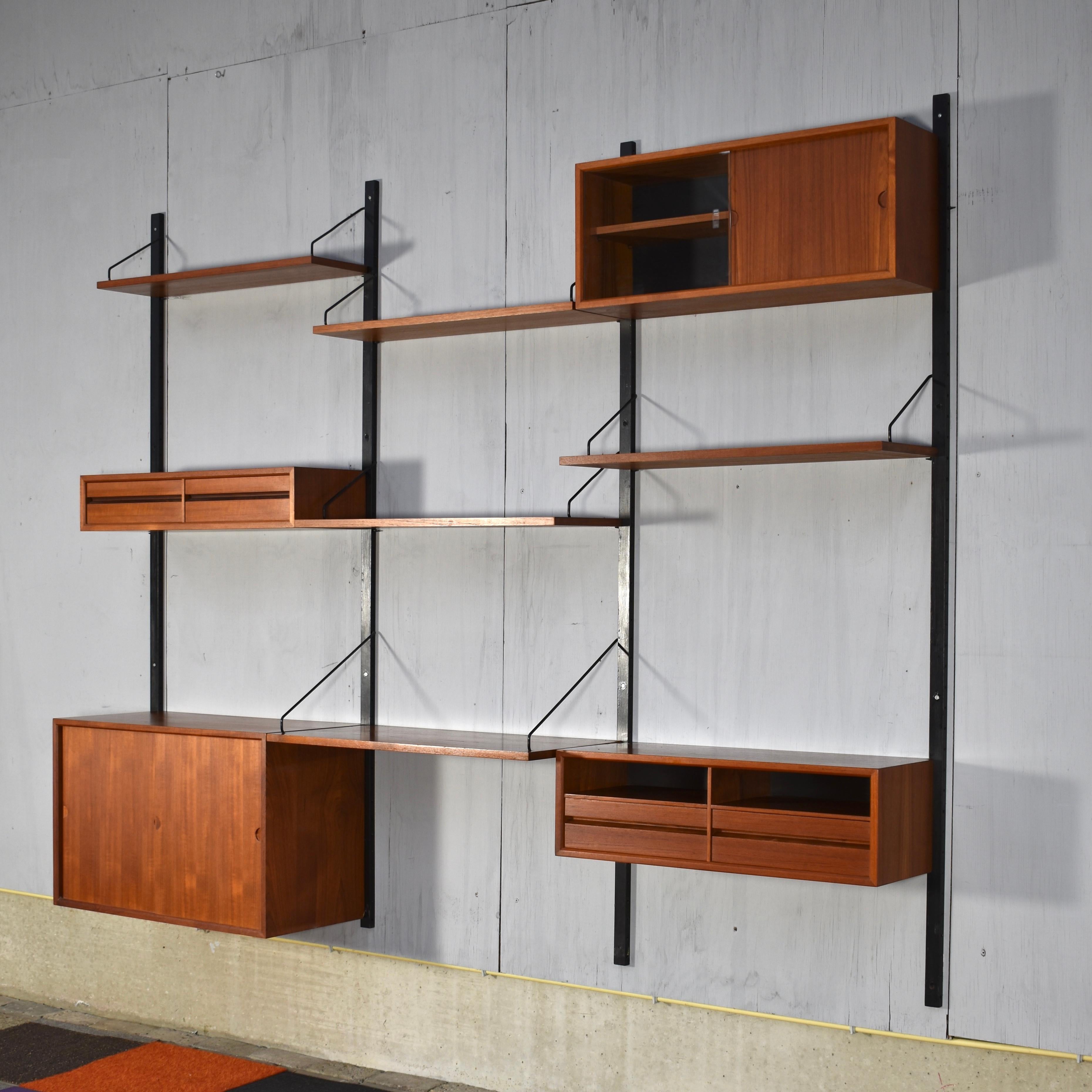 Royal Wall Unit in Teak by Poul Cadovius, Denmark, circa 1960 In Good Condition In Pijnacker, Zuid-Holland