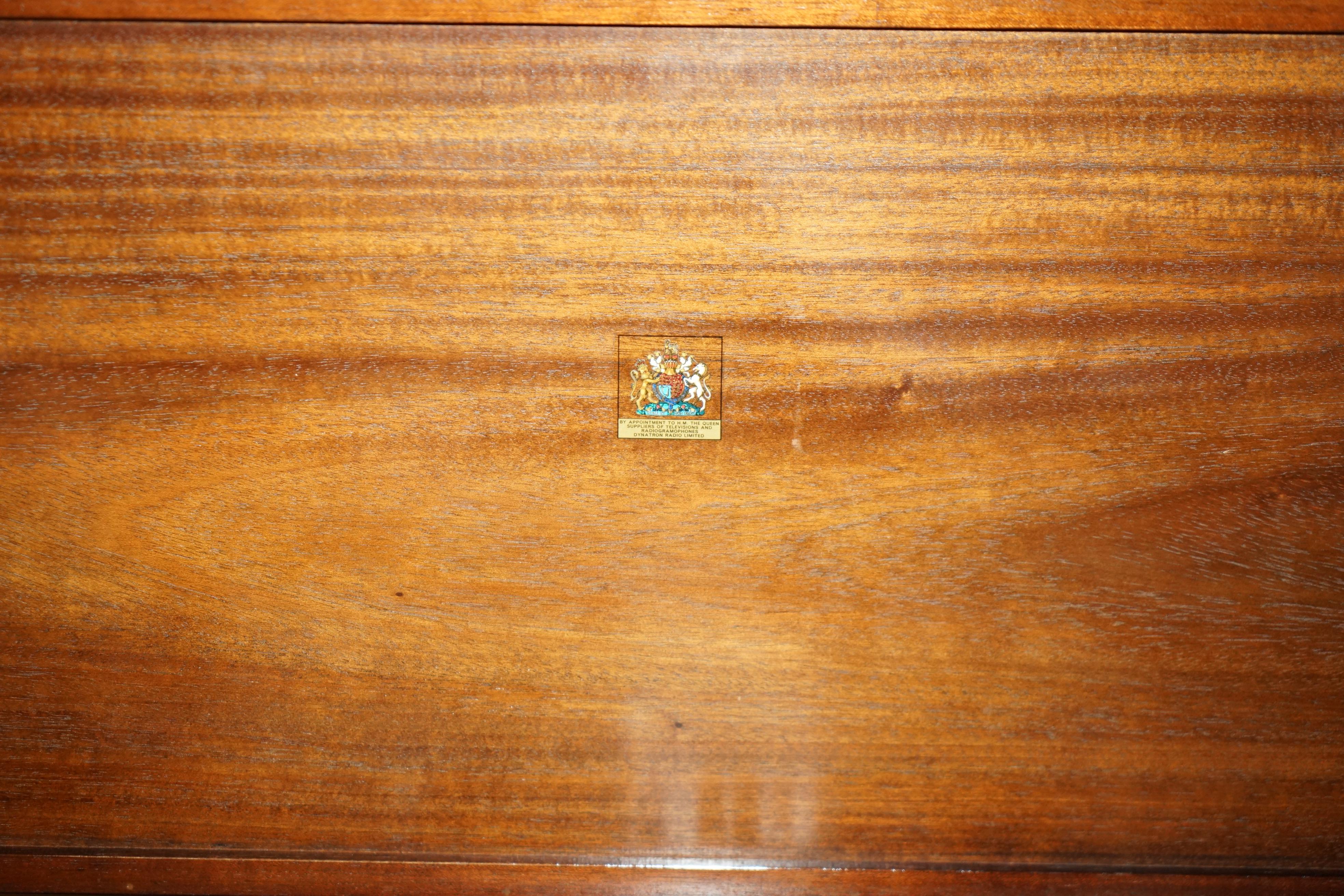 ROYAL WARRANT MiLITARY CAMPAIGN DYNATRON HFC 65 RECORD PLAYER RADIO COFFEE TABLE For Sale 4