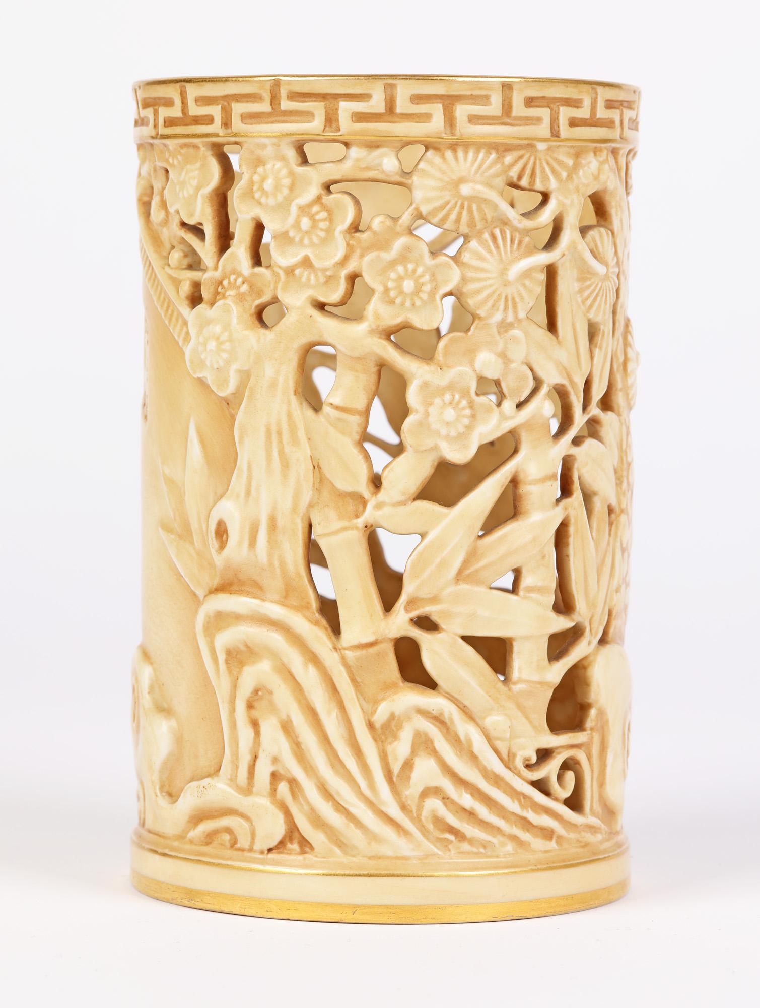 Royal Worcester Aesthetic Movement, durchbrochene orientalische Blush Spill-Vase, Ästhetizismus im Angebot 3