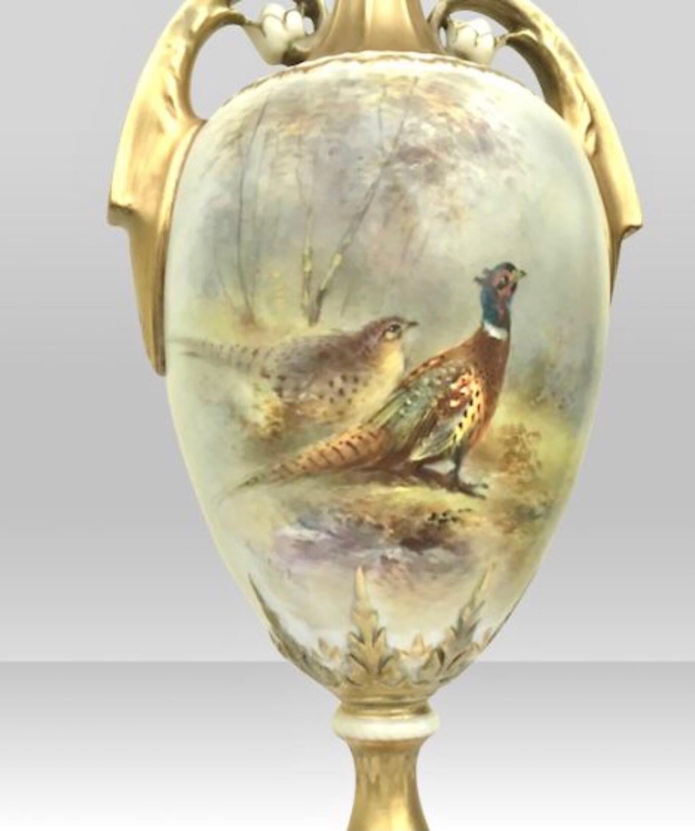 Royal Worcester Antique James Stinton Cock Pheasant Vase with Cover In Good Condition For Sale In Antrim, GB