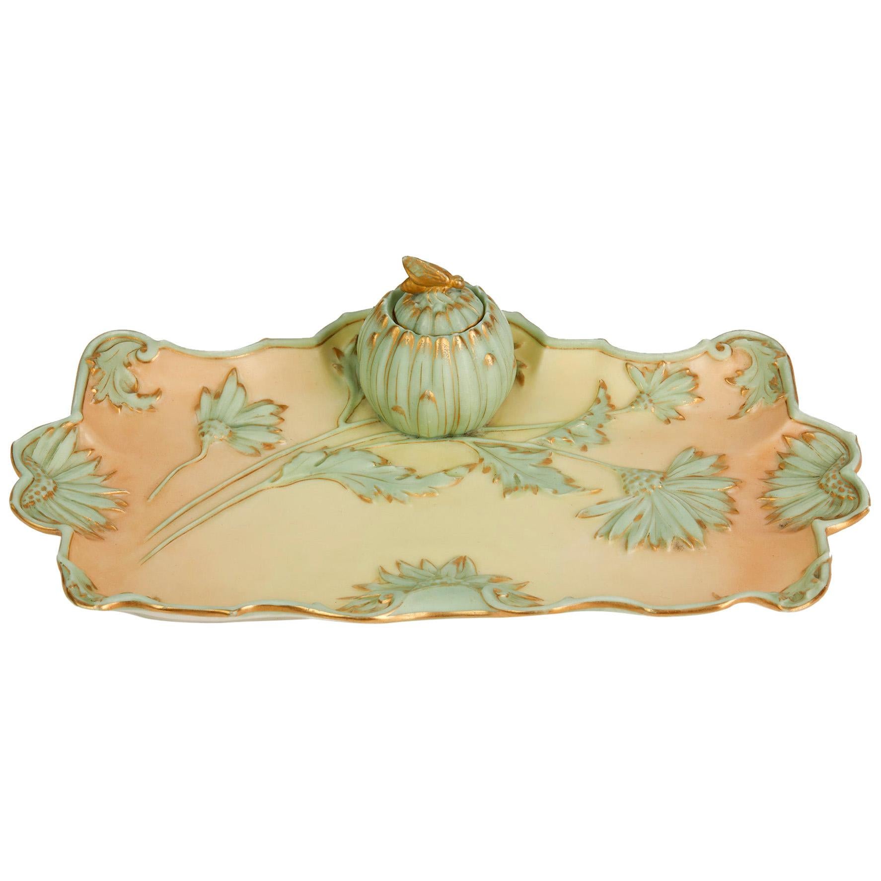 Soporte de escritorio de porcelana Royal Worcester Art Nouveau Blush fechado en 1894