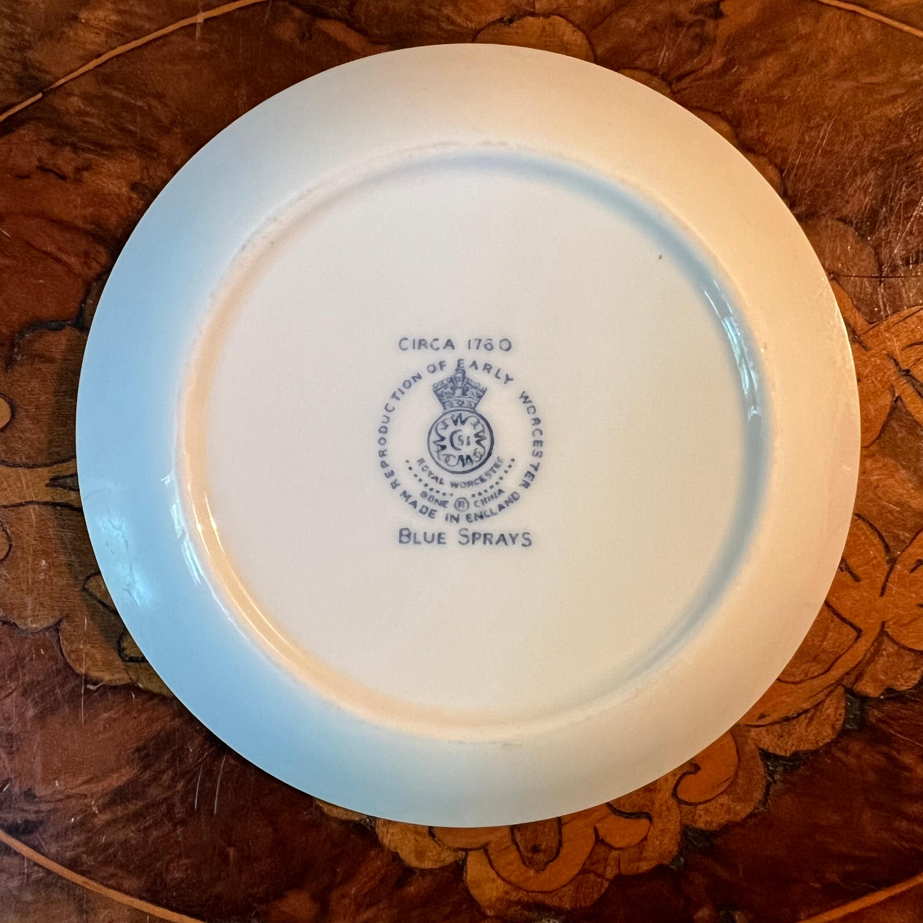 Royal Worcester Blue Sprays Small Dish In Good Condition For Sale In EDENSOR PARK, NSW