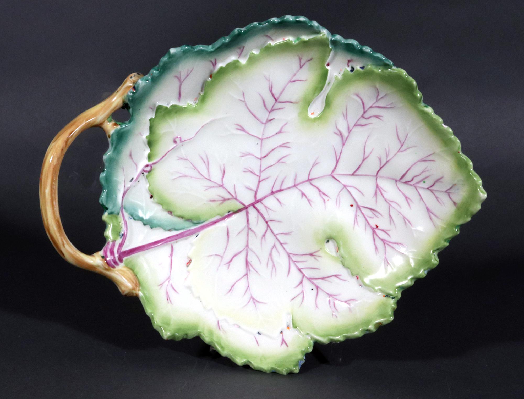 Mid-20th Century Royal Worcester Bone China Porcelain Leaf-shaped Dishes, Pattern 3628