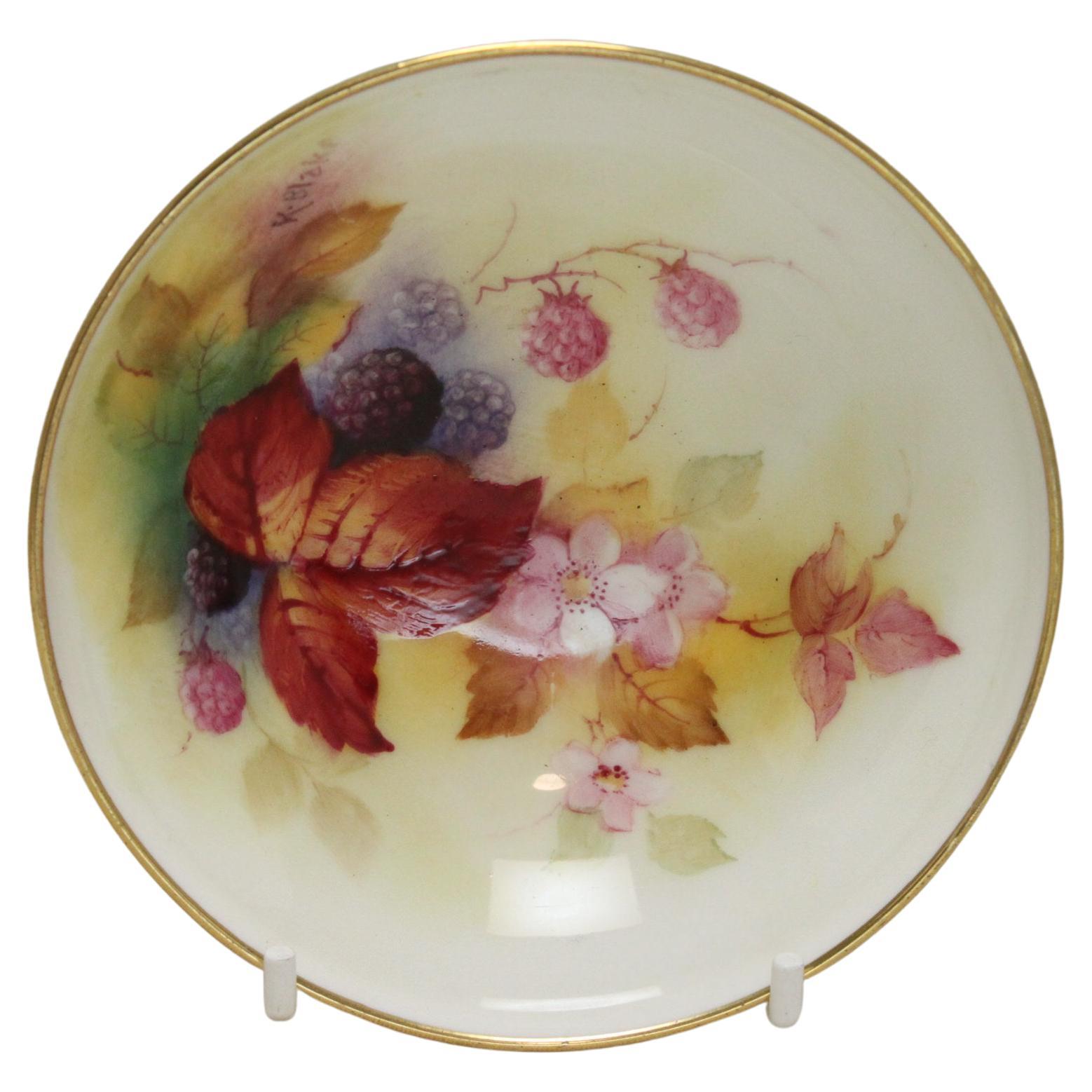 Plat Royal Worcester peint par Kitty Blake en vente