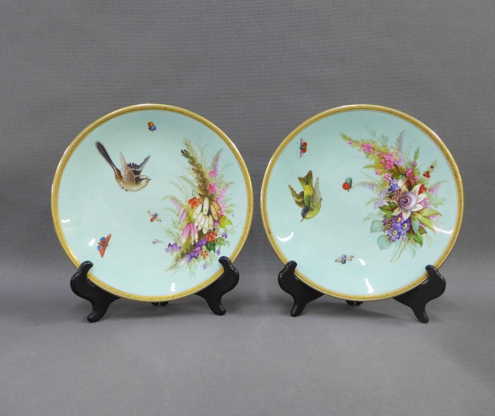 Royal Worcester Enamelled and Handpainted Dessert Service '21' In Good Condition For Sale In London, GB