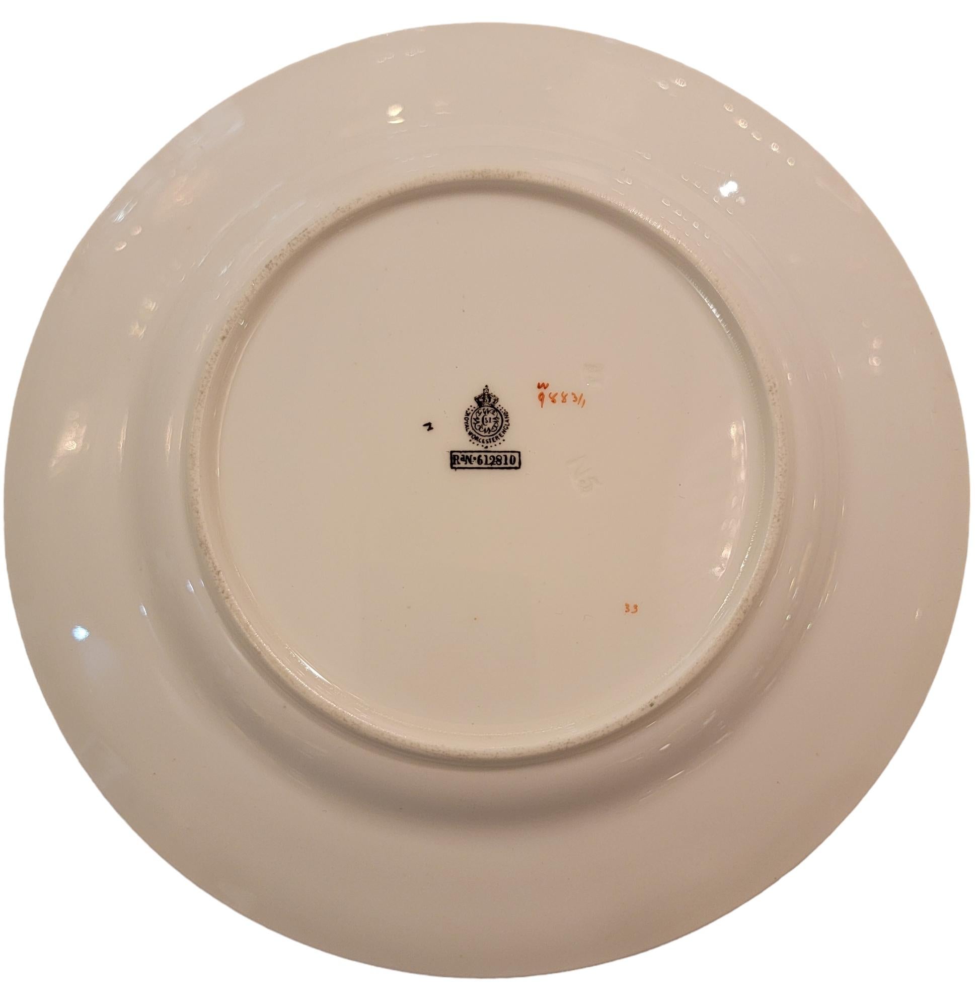 20ième siècle Assiettes à dîner Royal Worcester, Angleterre, lot de 12 en vente