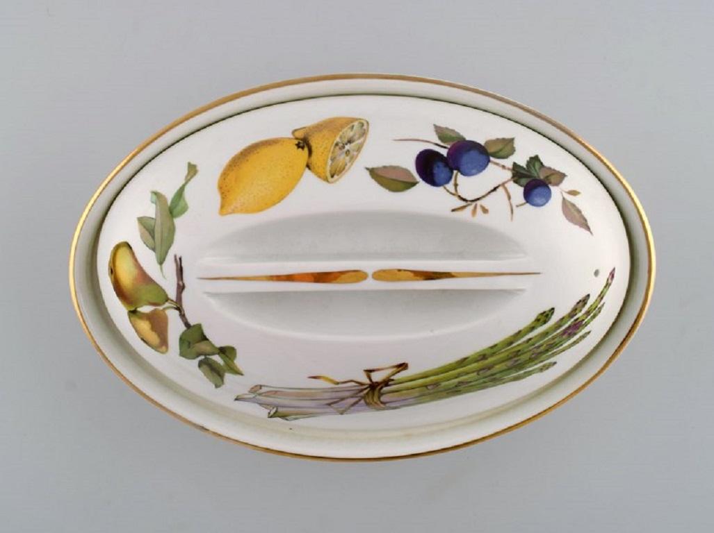 Royal Worcester, Angleterre. Plat à couvercle Evesham en porcelaine décoré de fruits Excellent état - En vente à Copenhagen, DK