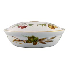 Royal Worcester, England, Evesham Lidded Tureen in Porcelain with Fruits