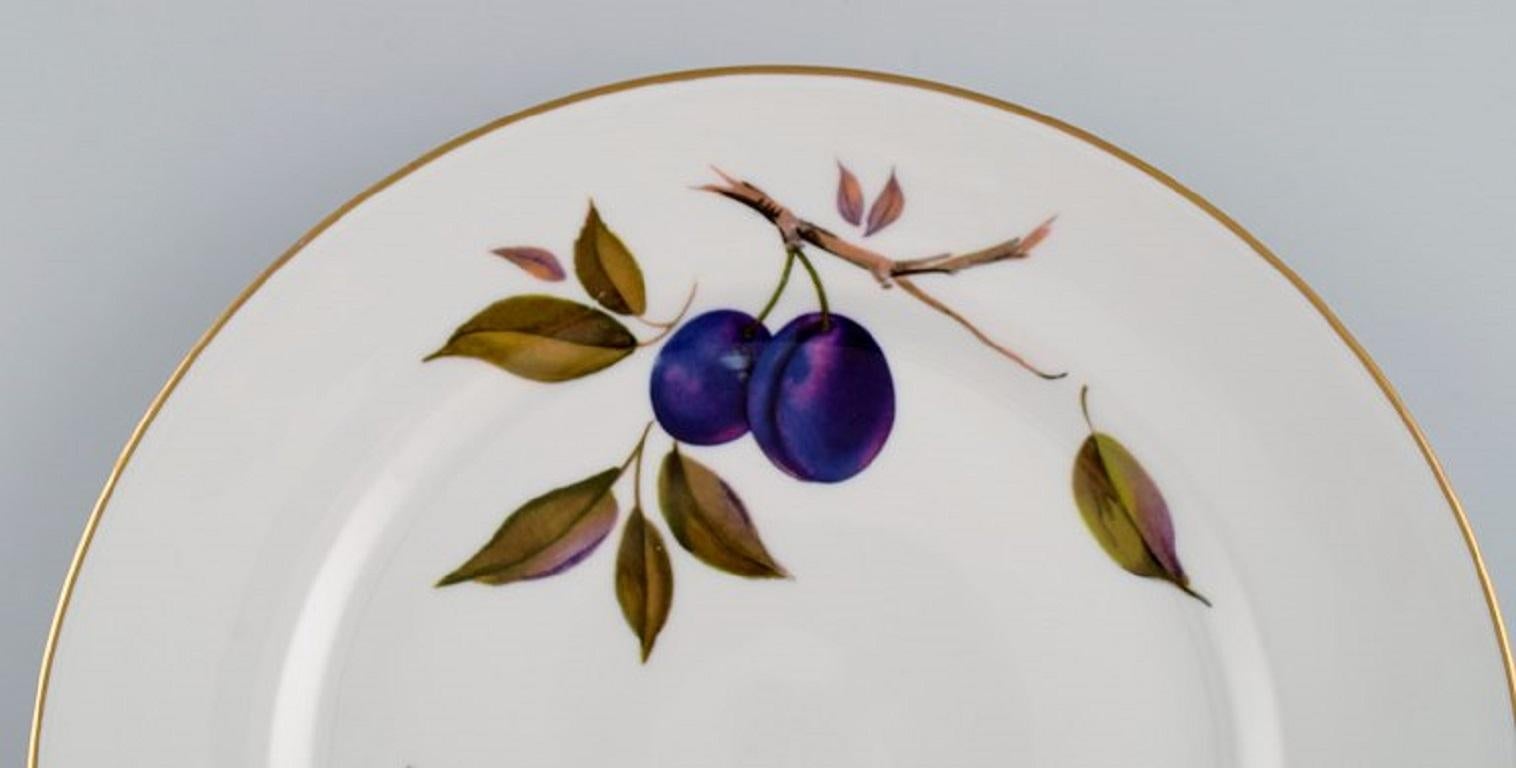 Anglais Cinq assiettes plates Evesham en porcelaine Royal Worcester, Angleterre en vente