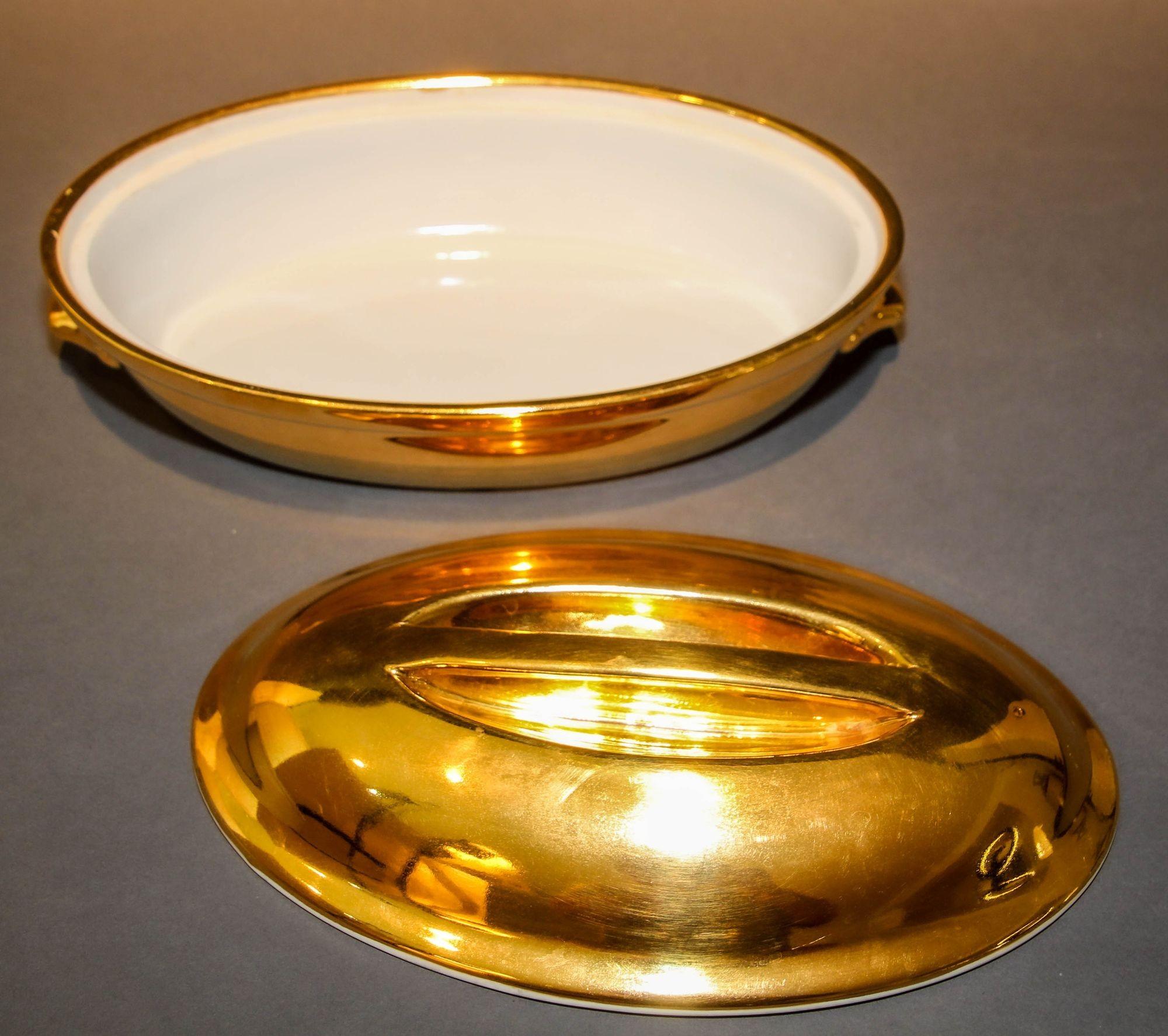 Soupière à couvercle ovale en or lustré Royal Worster, Angleterre en vente 2