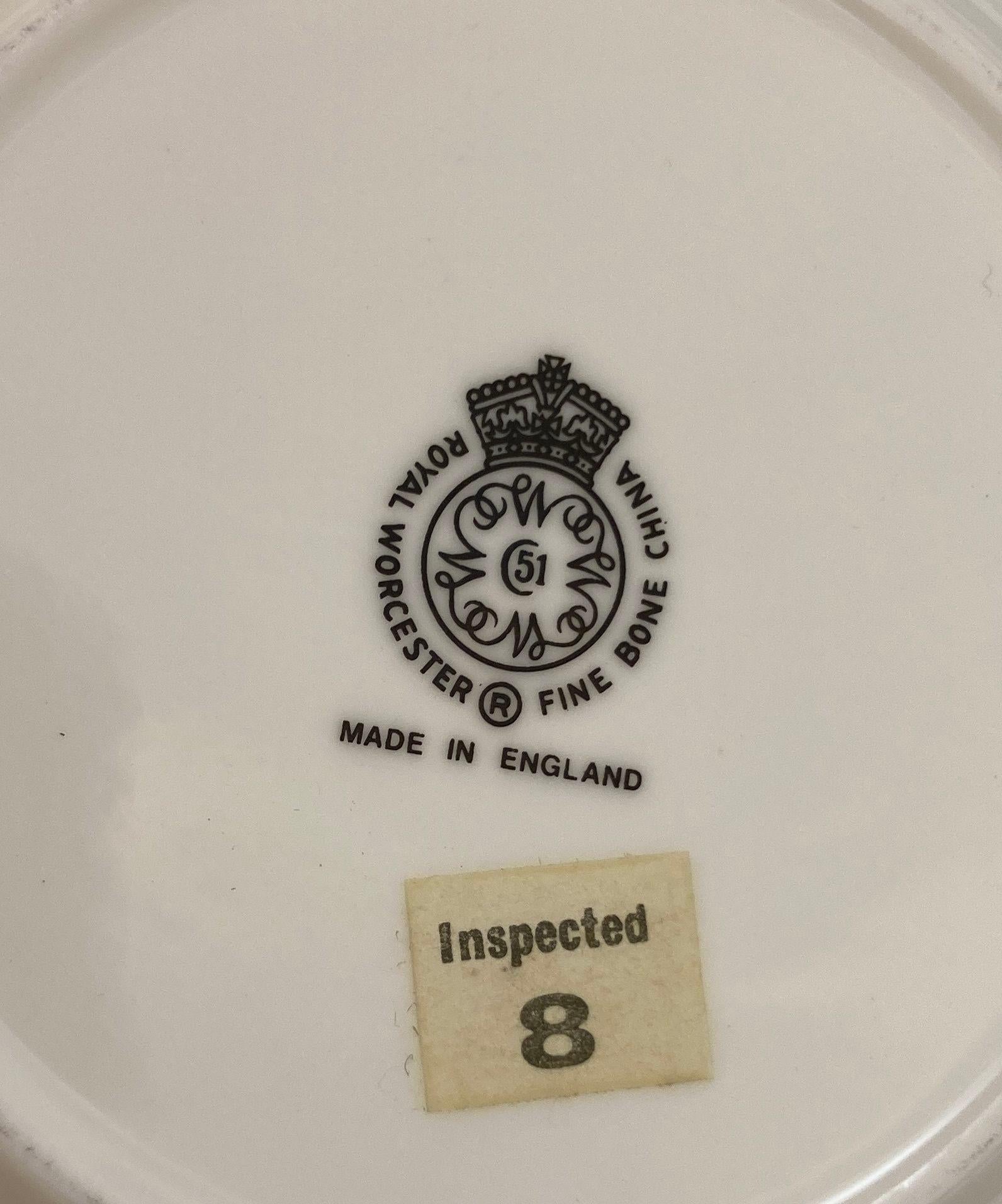 Royal Worcester Inglaterra Juego de seis tazas y platillos Demitasse En caja original en venta 3