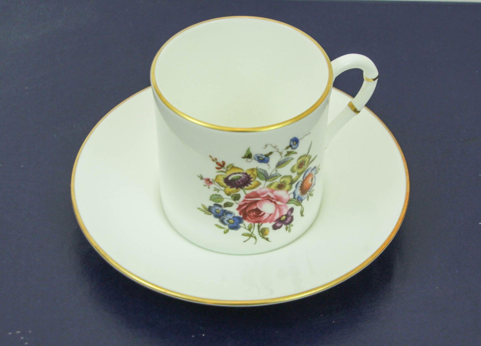 Royal Worcester Inglaterra Juego de seis tazas y platillos Demitasse En caja original Inglés en venta