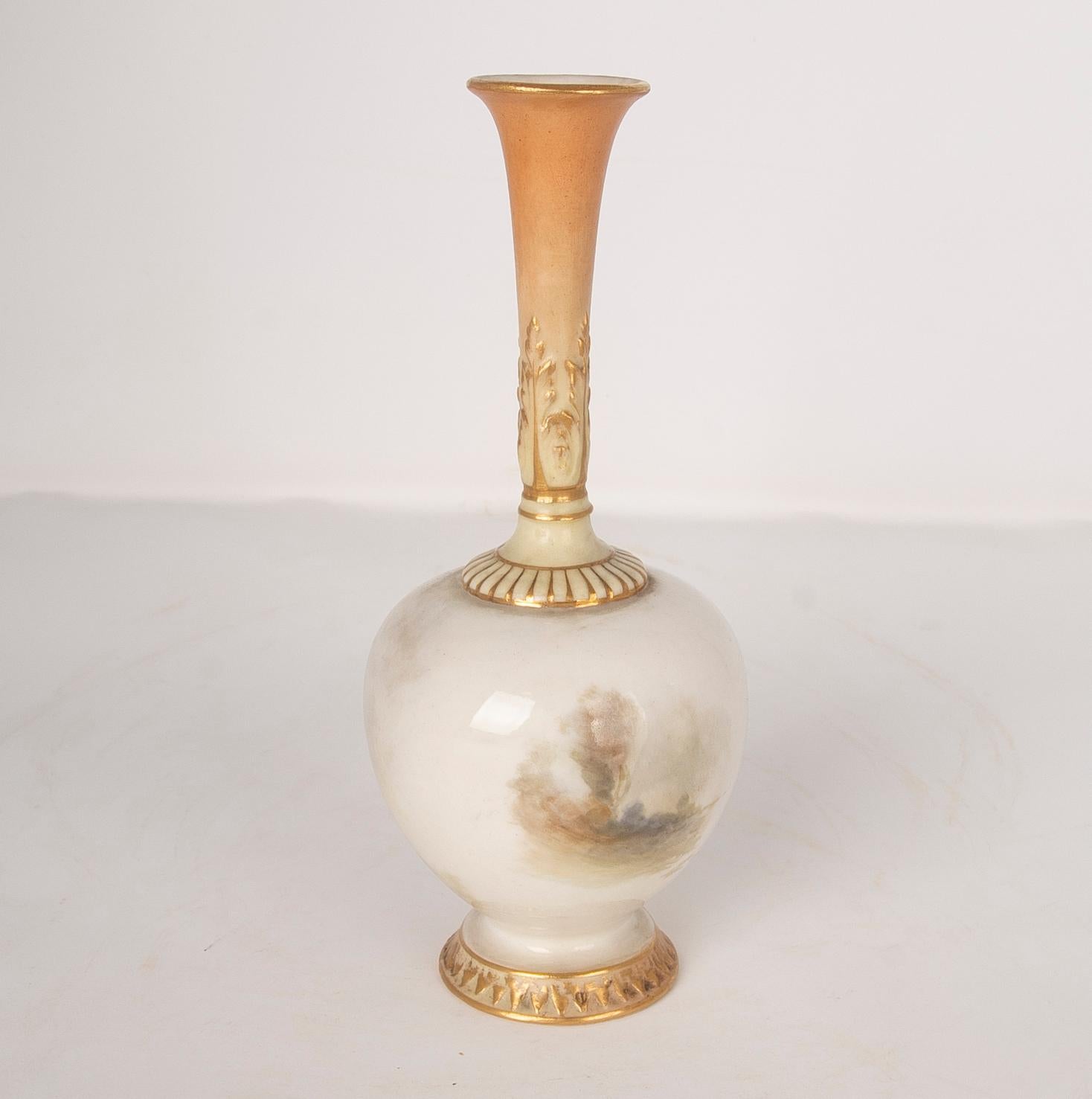 Royal Worcester England Signed Small Porcelain Vase  In Good Condition For Sale In Marbella, ES