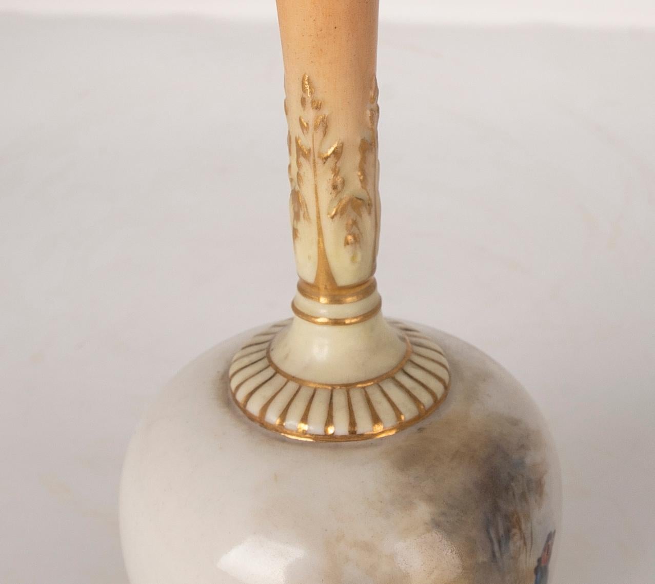 Royal Worcester England Signed Small Porcelain Vase  For Sale 5