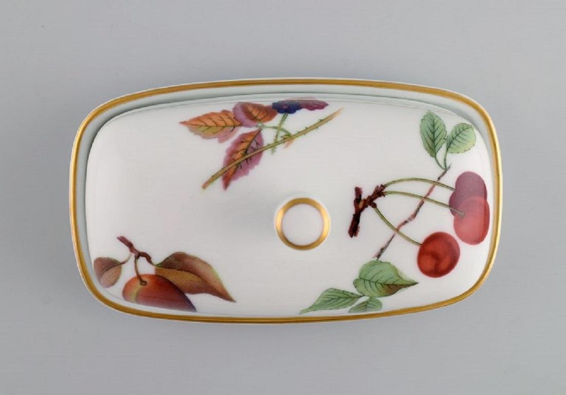 English Royal Worcester, England, Six Pieces of Evesham Porcelain Decorated with Fruits For Sale