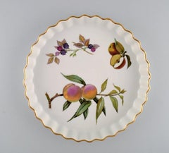 Royal Worcester, Inghilterra, Due piatti da torta Evesham in porcellana, anni '80