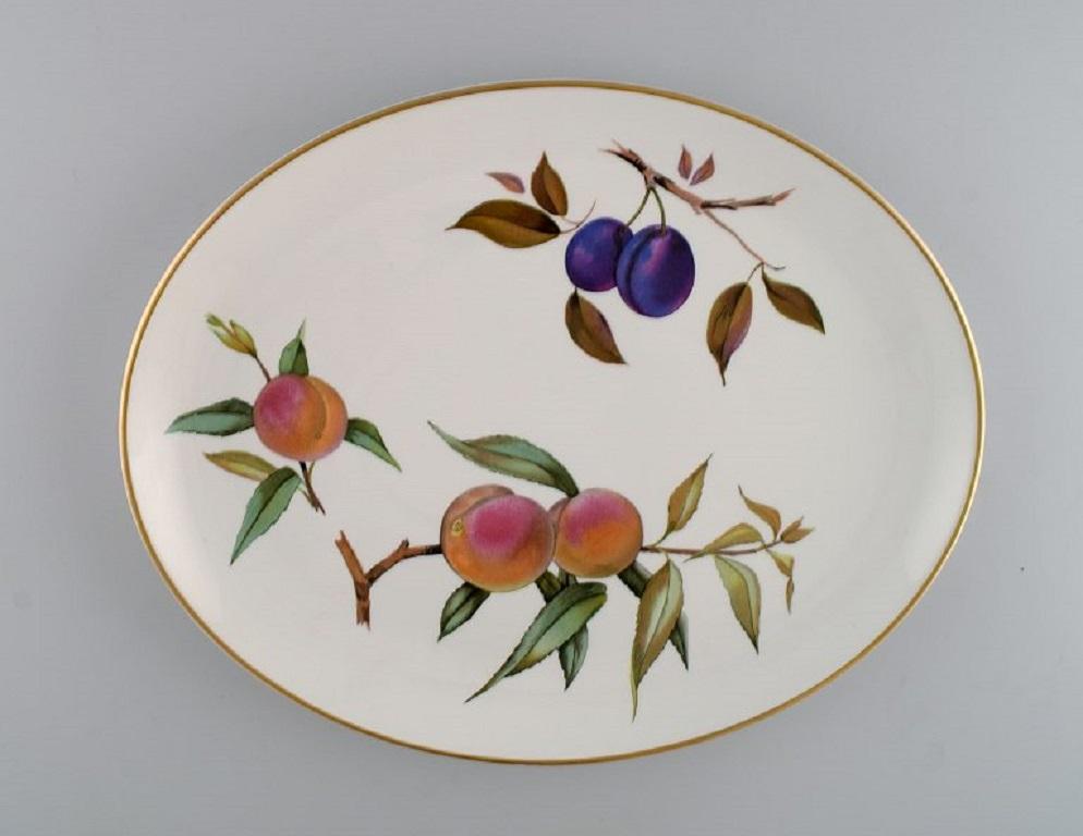 Royal Worcester, England. Two Evesham serving dishes in porcelain, 1980s In Excellent Condition For Sale In Copenhagen, DK
