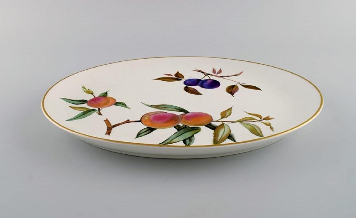 Late 20th Century Royal Worcester, England. Two Evesham serving dishes in porcelain, 1980s For Sale