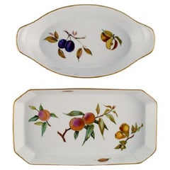 Deux plats de service Evesham en porcelaine de Royal Worcester, Angleterre