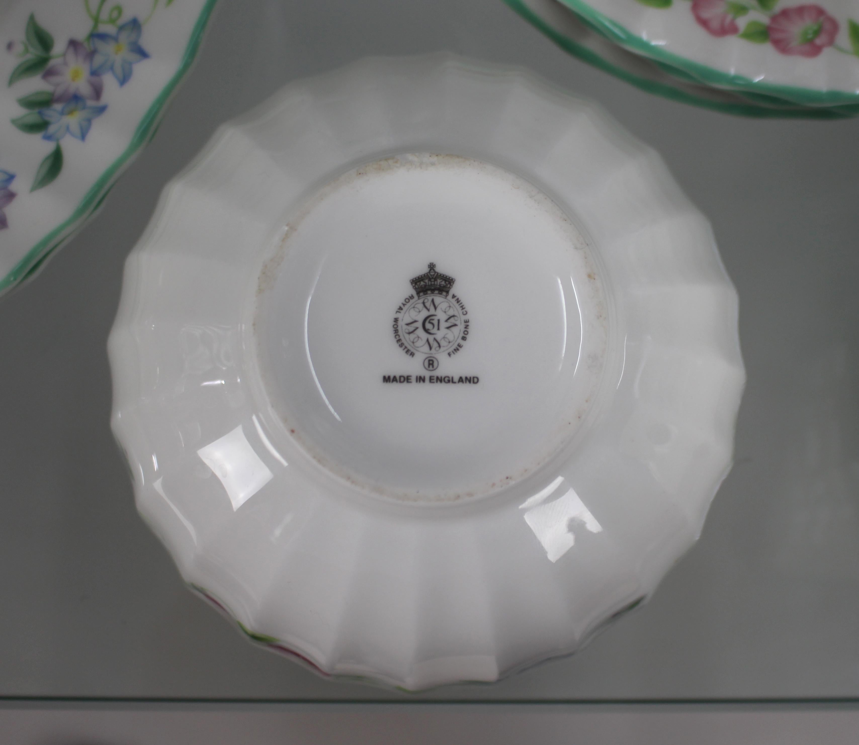 Royal Worcester English Garden Dinner Service For Sale 4