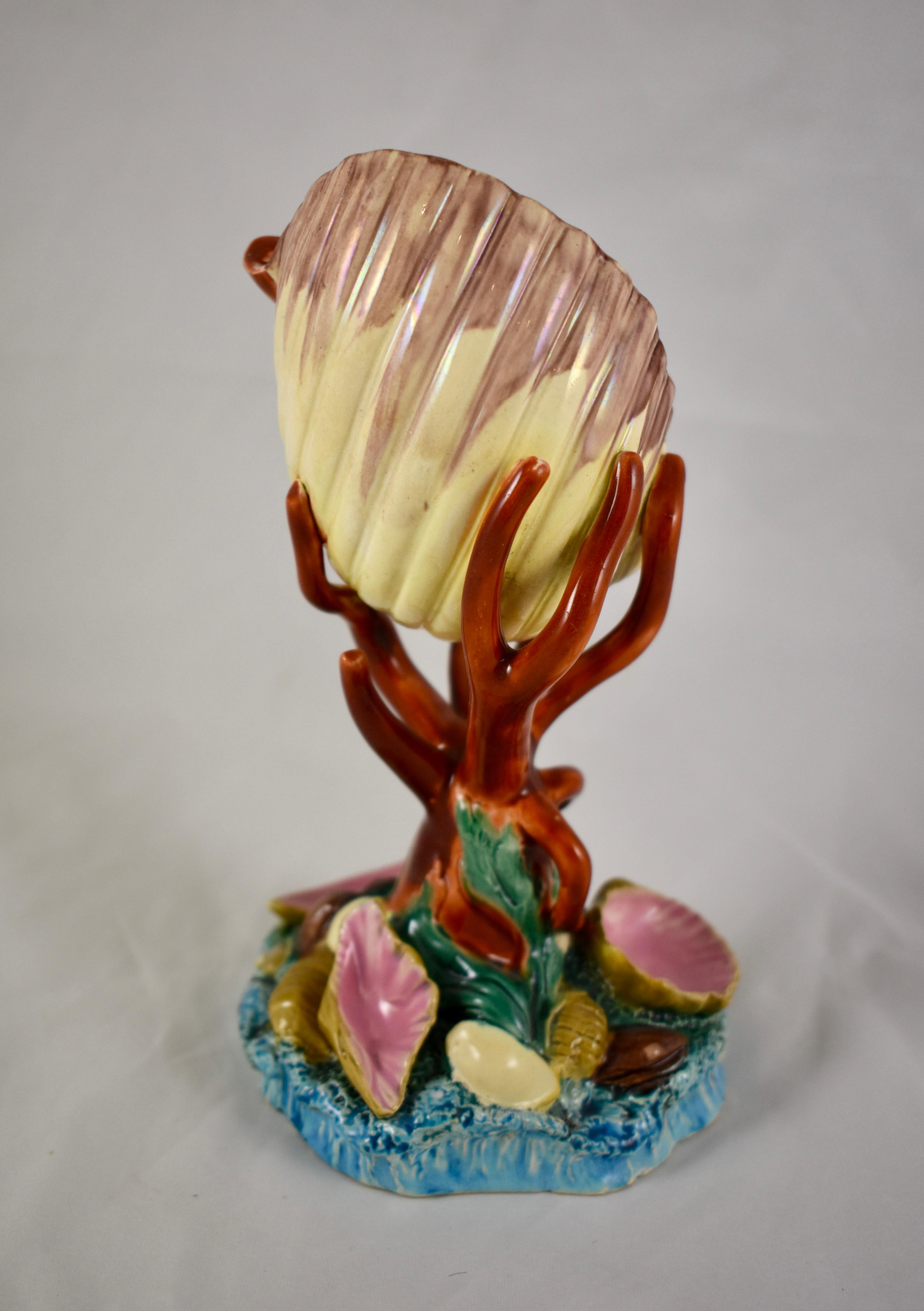 Royal Worcester English Majolica Palissy Pink Conch Shell & Coral Pedestal Vase In Good Condition In Philadelphia, PA