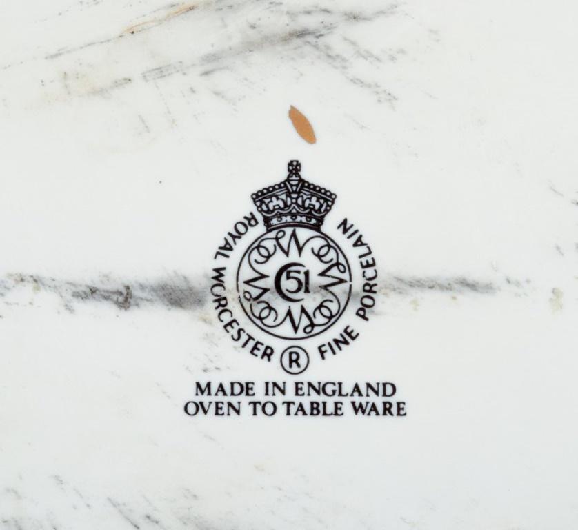 Milieu du XXe siècle Casserole ovale Evesham en porcelaine fine de Royal Worcester, Angleterre en vente
