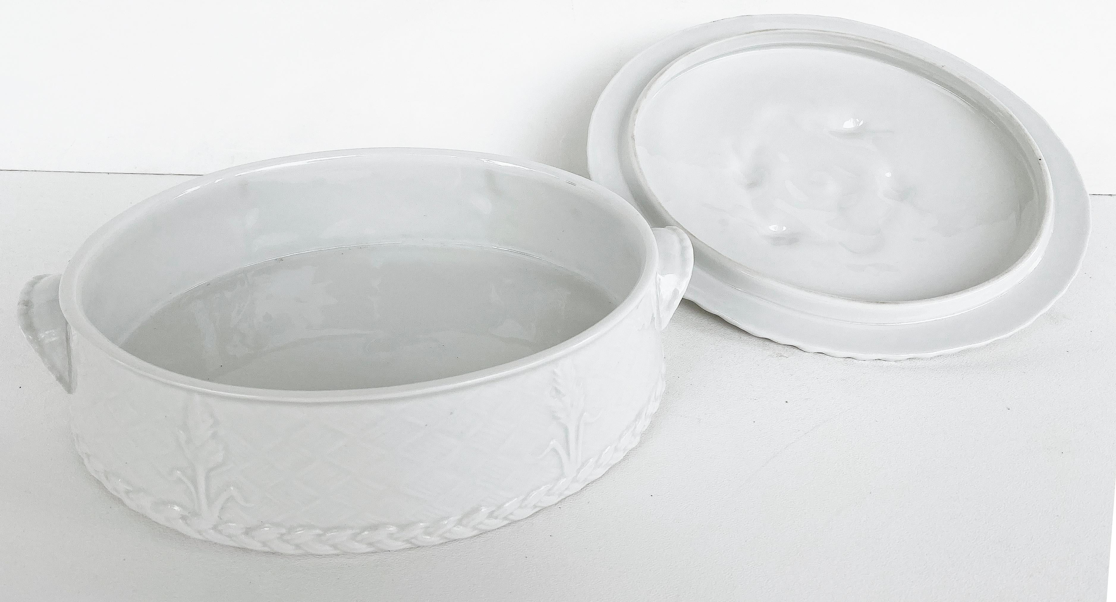 20ième siècle Plat à casserole couvert en porcelaine fine de Royal Worcester, Angleterre