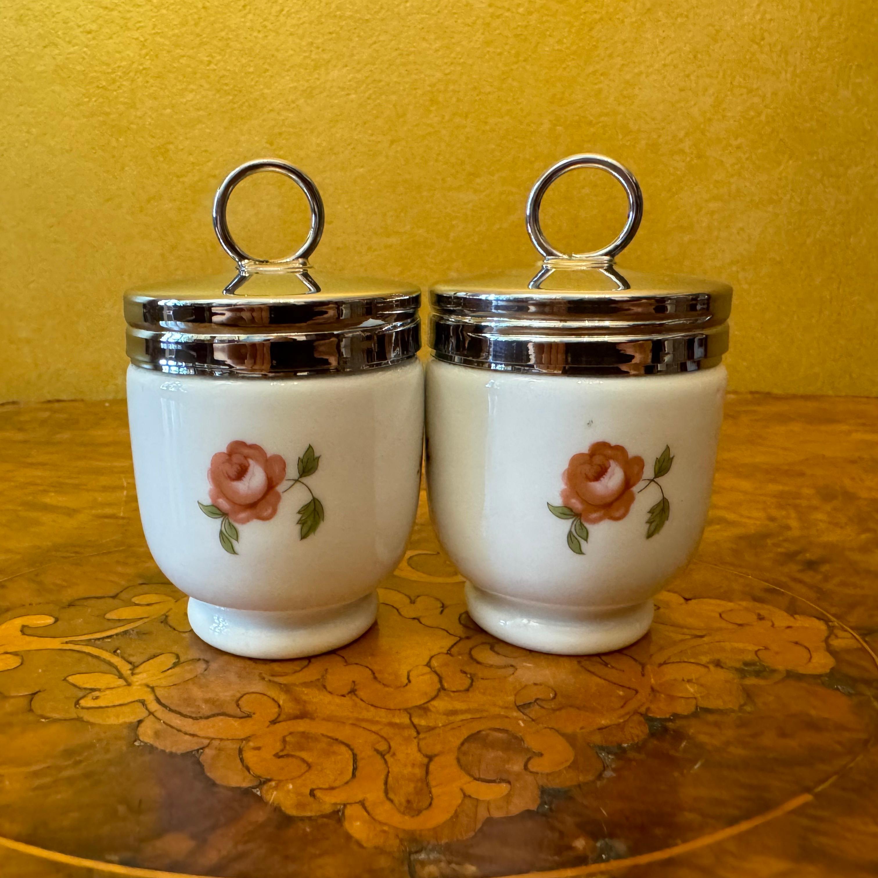 Royal Worcester Flower Print Egg Coddlers Pair In Good Condition For Sale In EDENSOR PARK, NSW