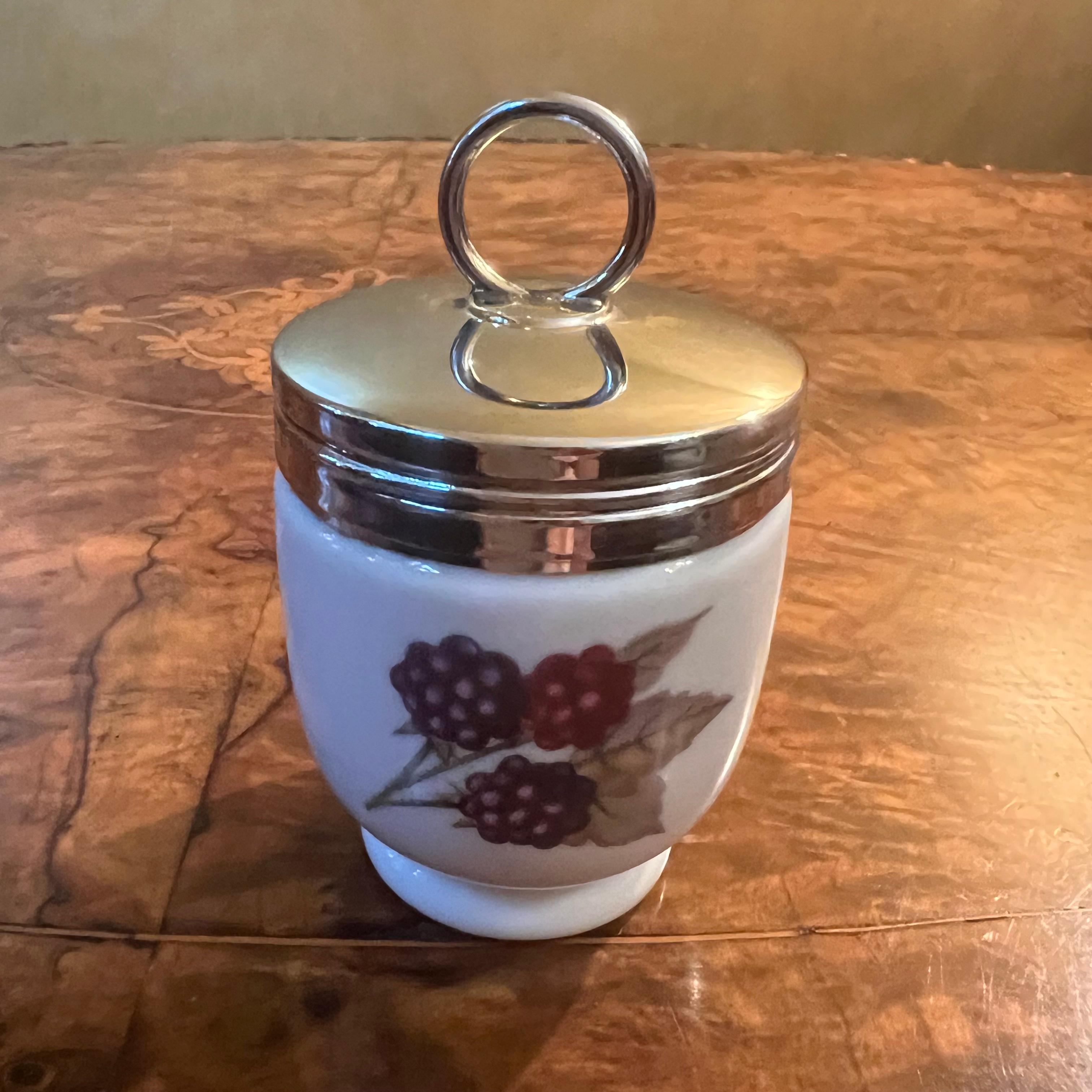 Fruit print berries, some ware to print, metal lid that screws on, mark inside of lid,  stamped Royal Worcester

Material: Porcelain 

Country Of Origin: England 

Measurements: 9cm high, 5cm diameter 

Postage via Australia Post with tracking