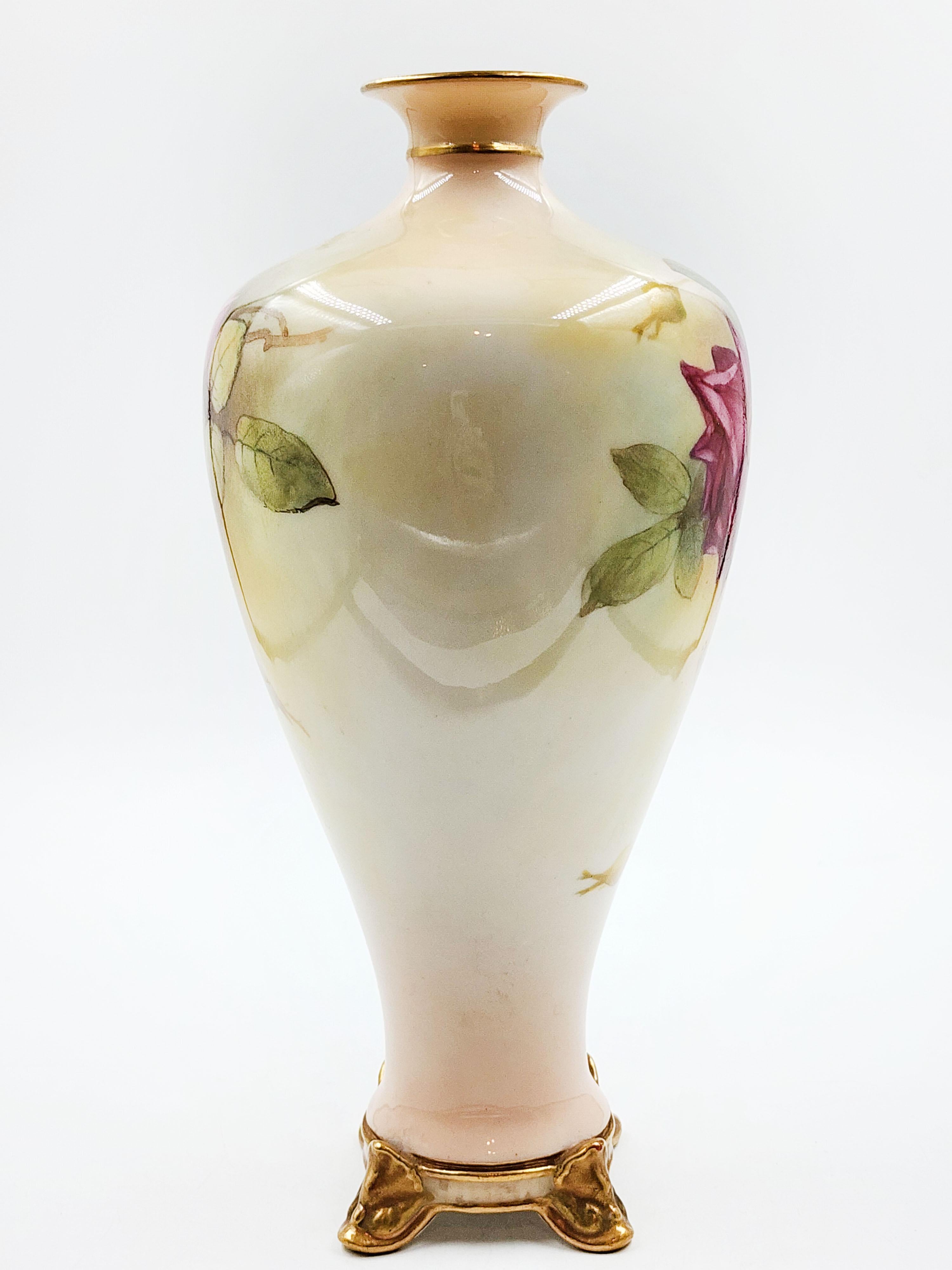 Inglese Vaso in porcellana dipinto a mano Royal Worcester in vendita