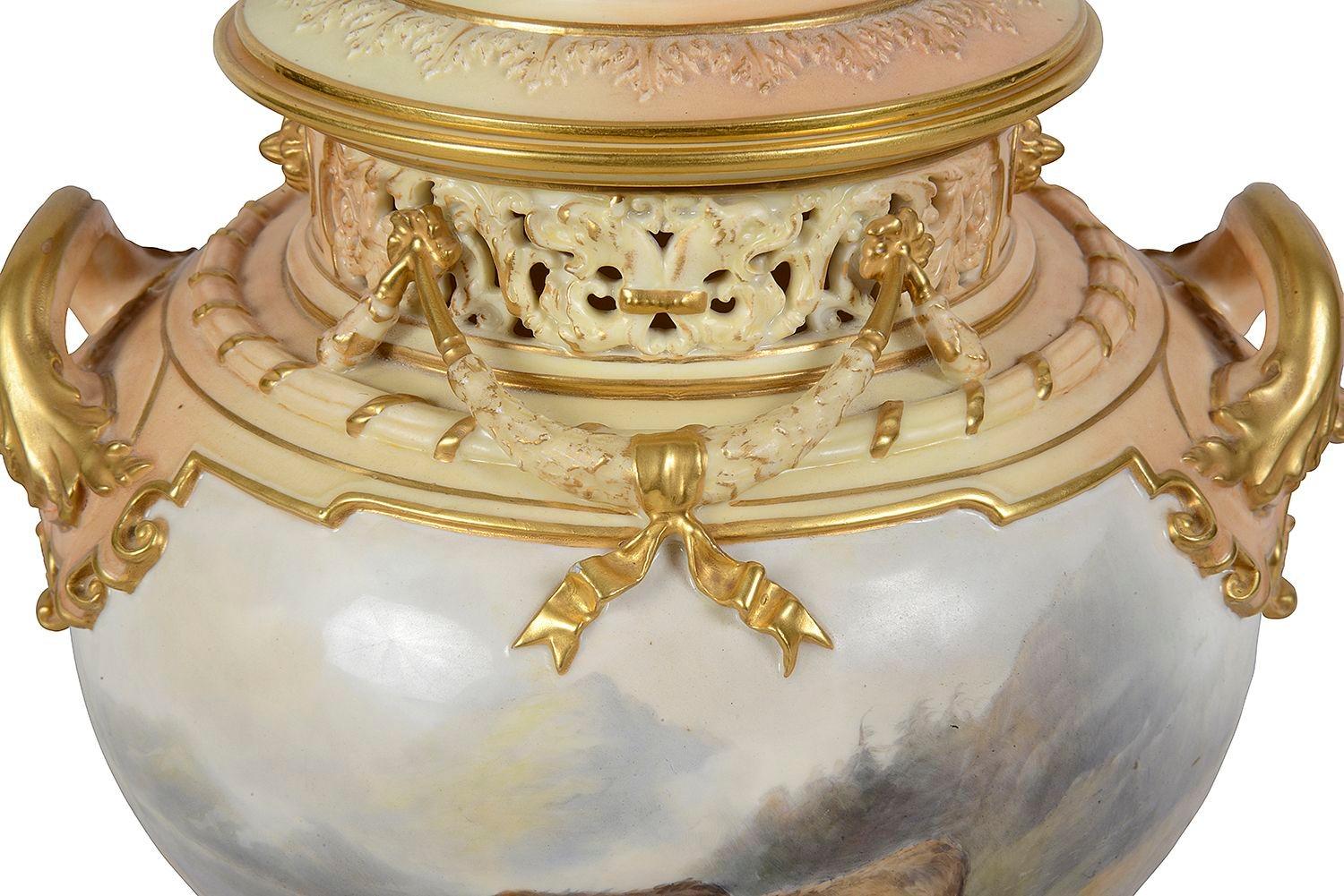 Royal Worcester-Vase mit Deckel, signiert John Stinton. (Englisch) im Angebot