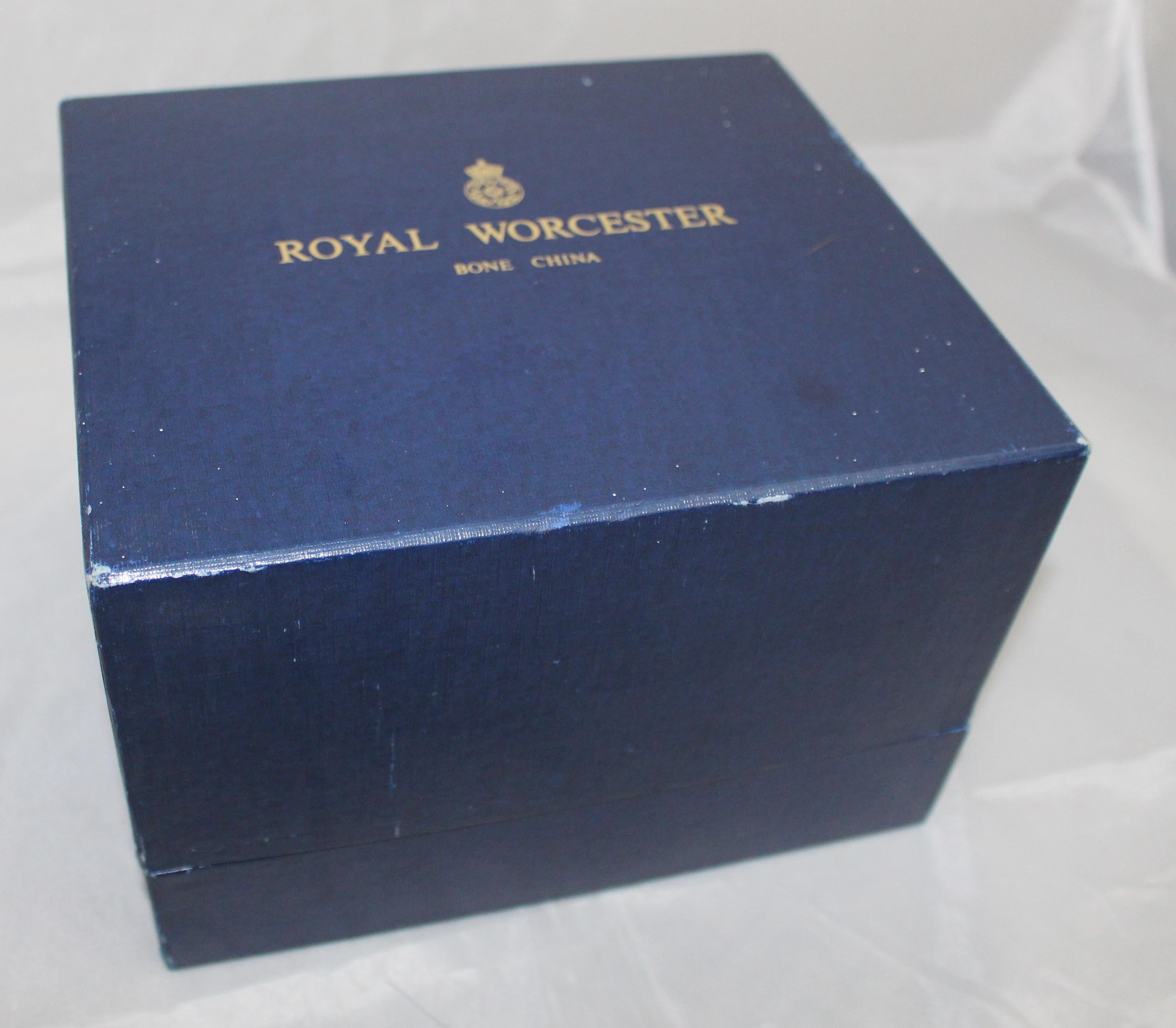 Royal Worcester Ltd Edition The Royal Marriage Loving Cup,  1981  For Sale 5