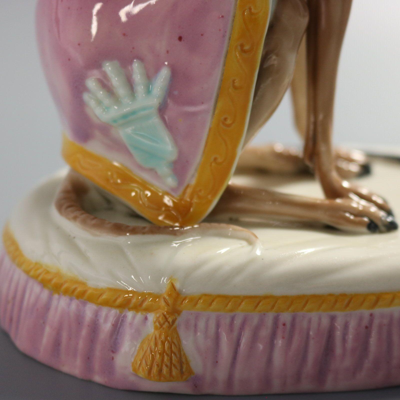 Figura di levriero in maiolica Royal Worcester in vendita 5