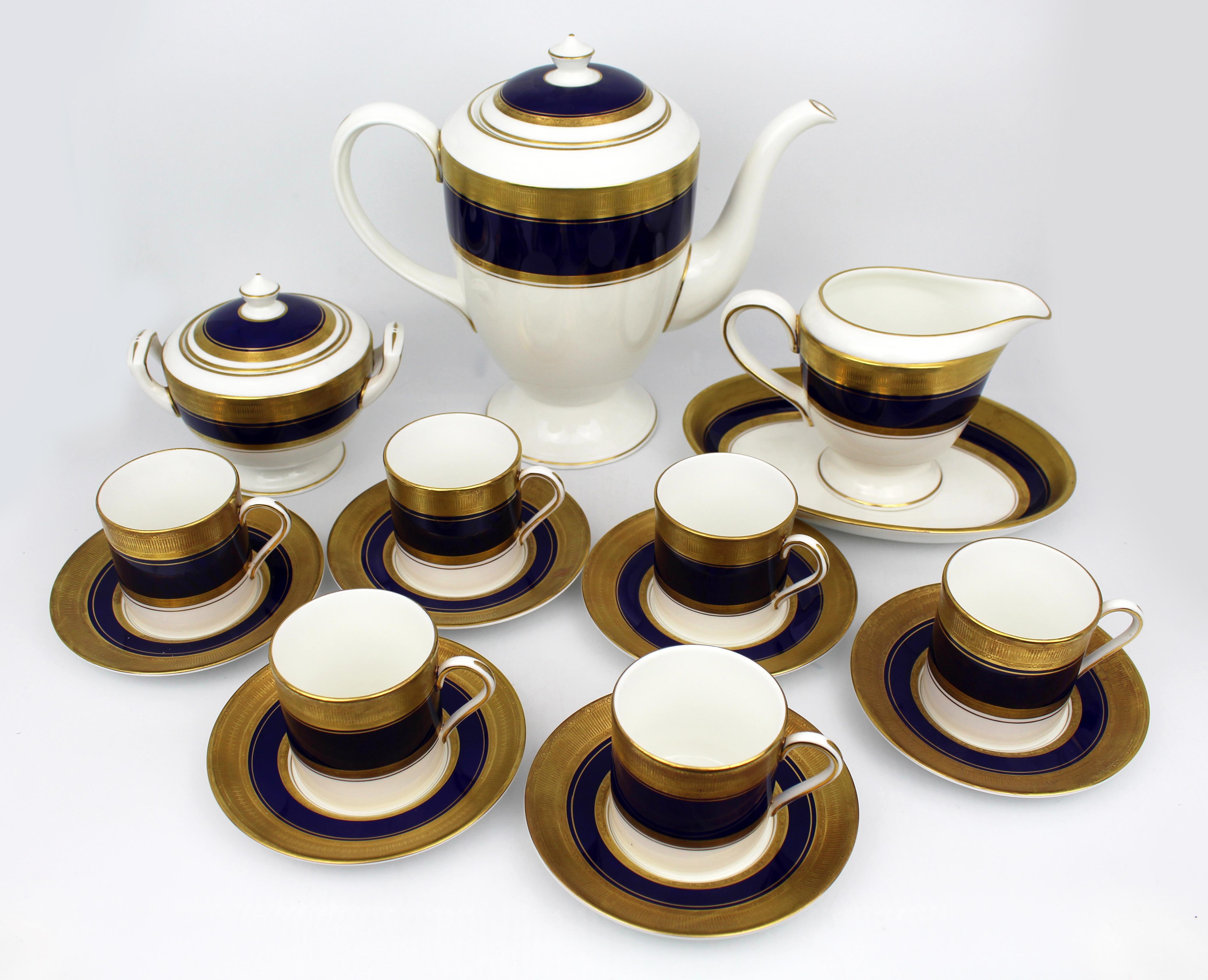 Service à café en porcelaine 