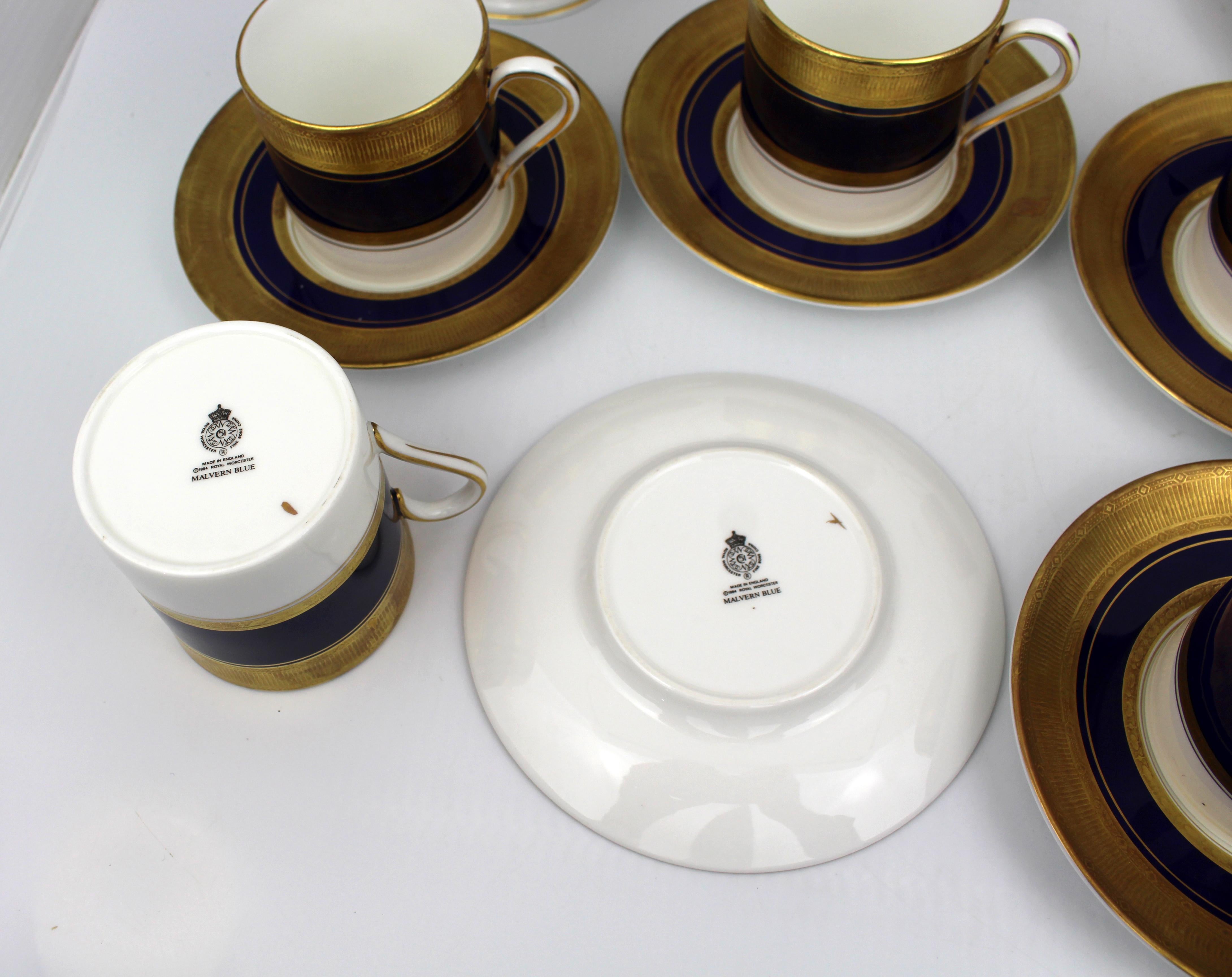 Service à café en porcelaine 