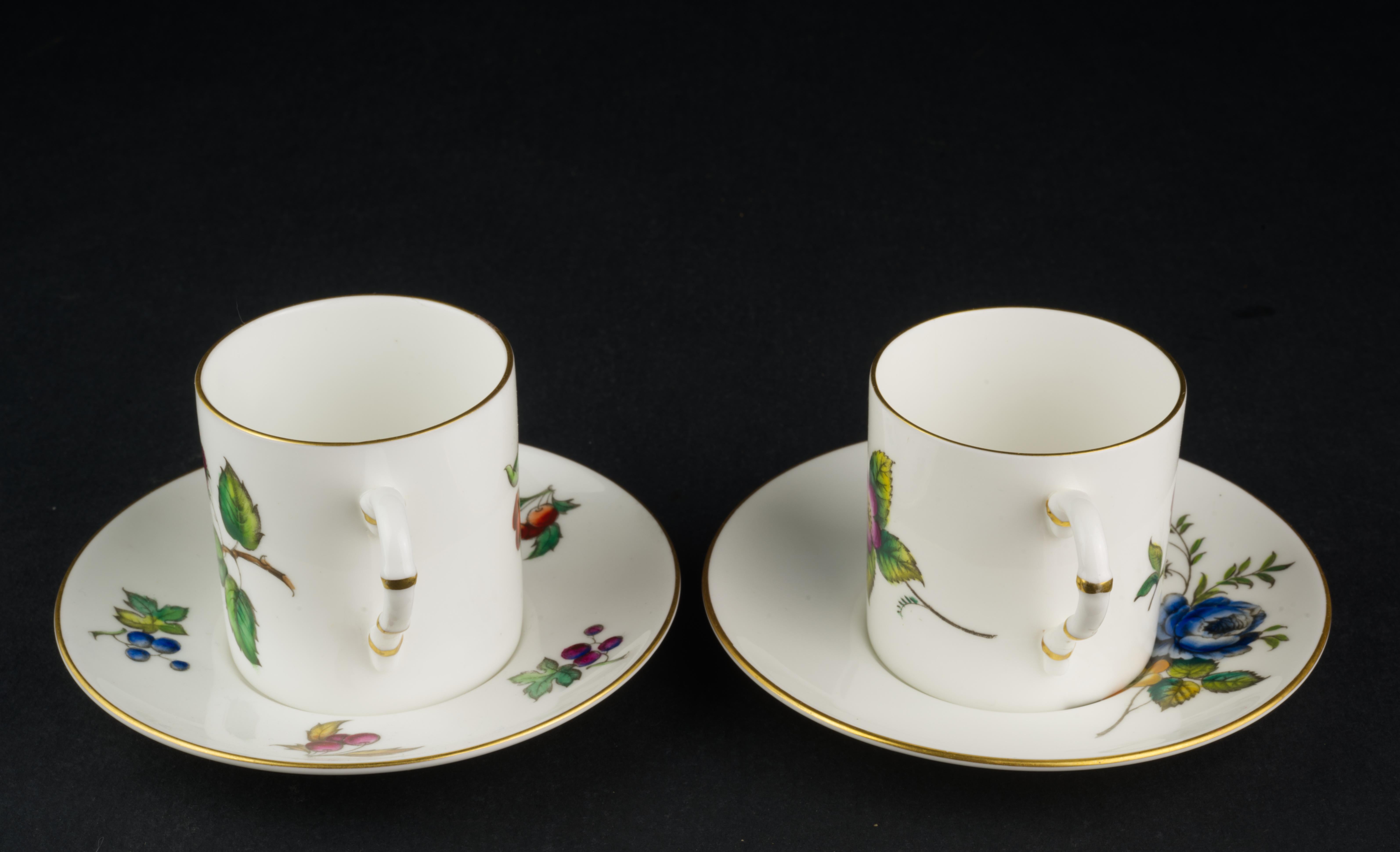 Mid-Century Modern Paire de tasses et soucoupes Demitasse de Royal Worcester, Angleterre, 1944-1955 en vente