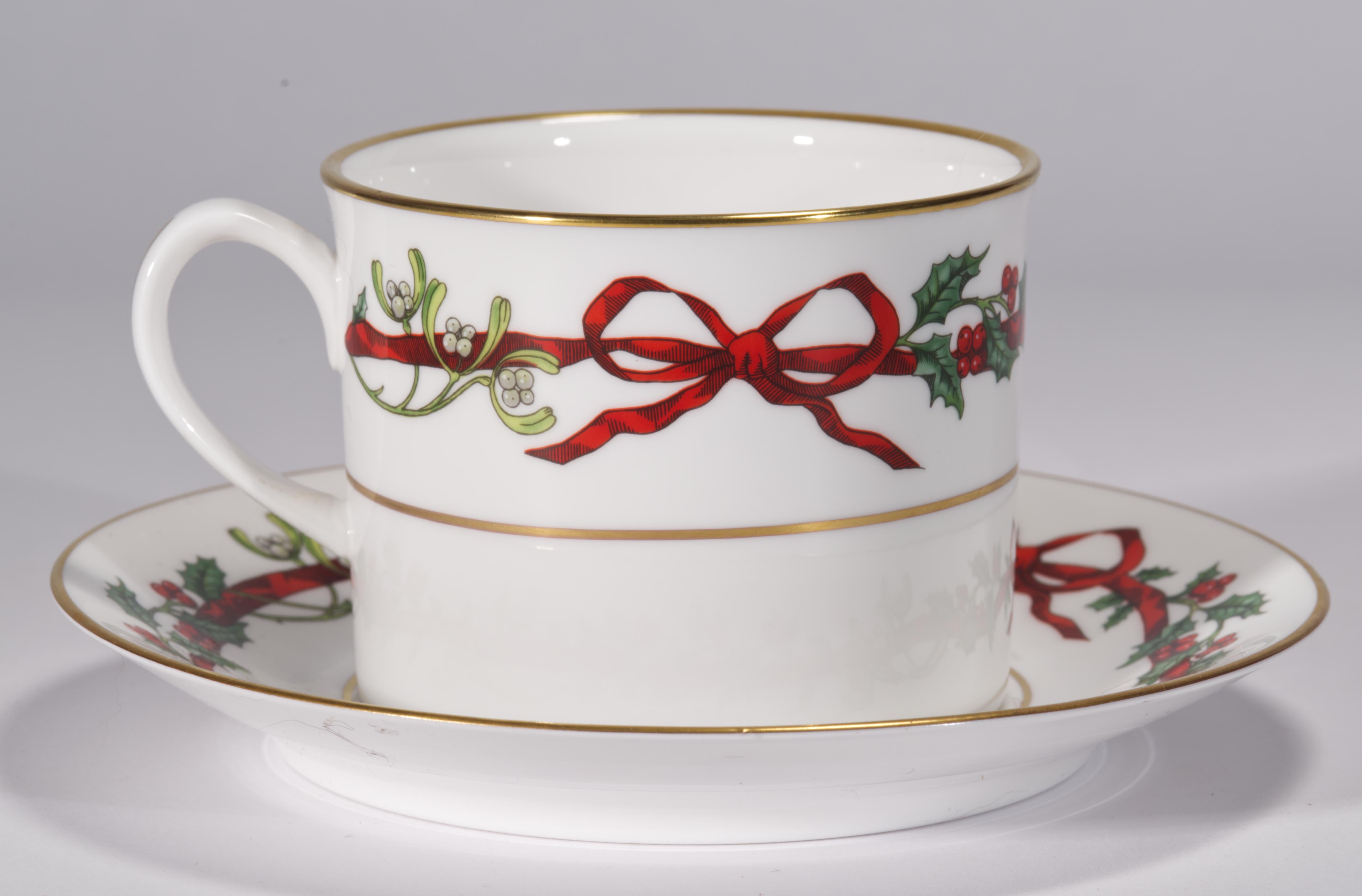 English Royal Worcester Pair of Holly Ribbons Cup & Saucer Sets, England 1980s For Sale