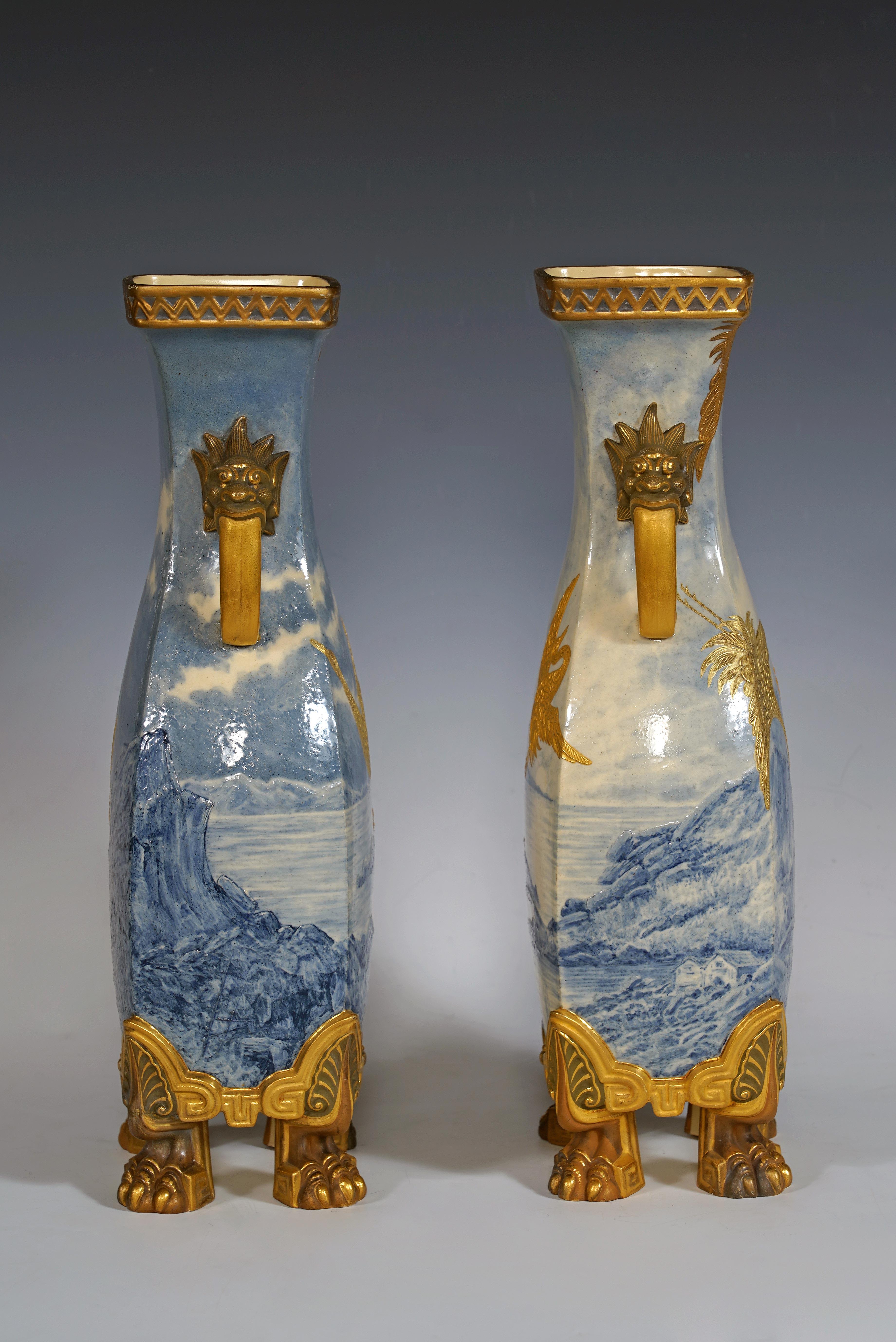 Royal Worcester, Pareja de jarrones de estilo japonés, Inglaterra, 1877 Pintado a mano en venta