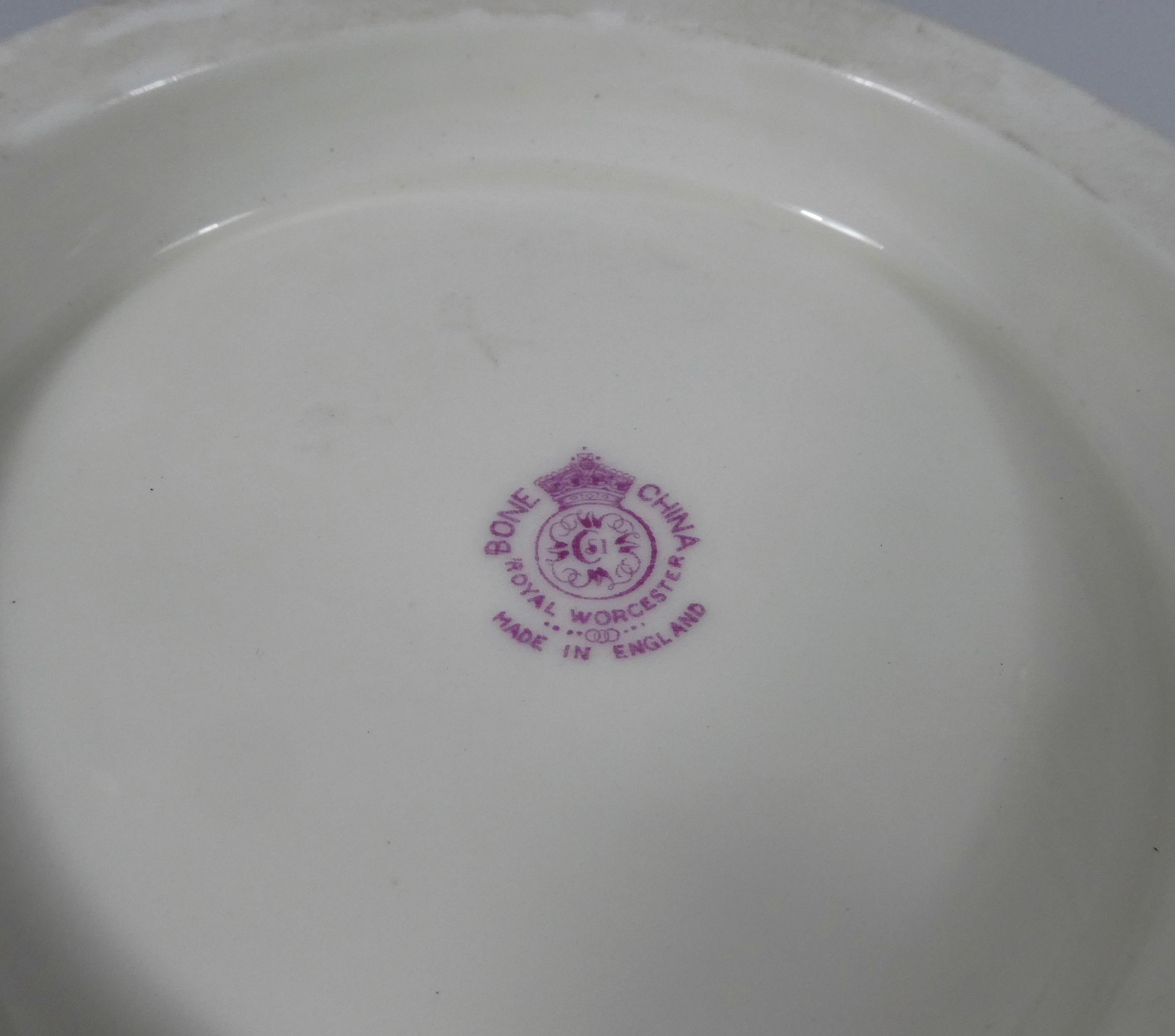 Royal Worcester Porcelain Bowl, Roses, by Mildred Hunt, Dated 1939 4