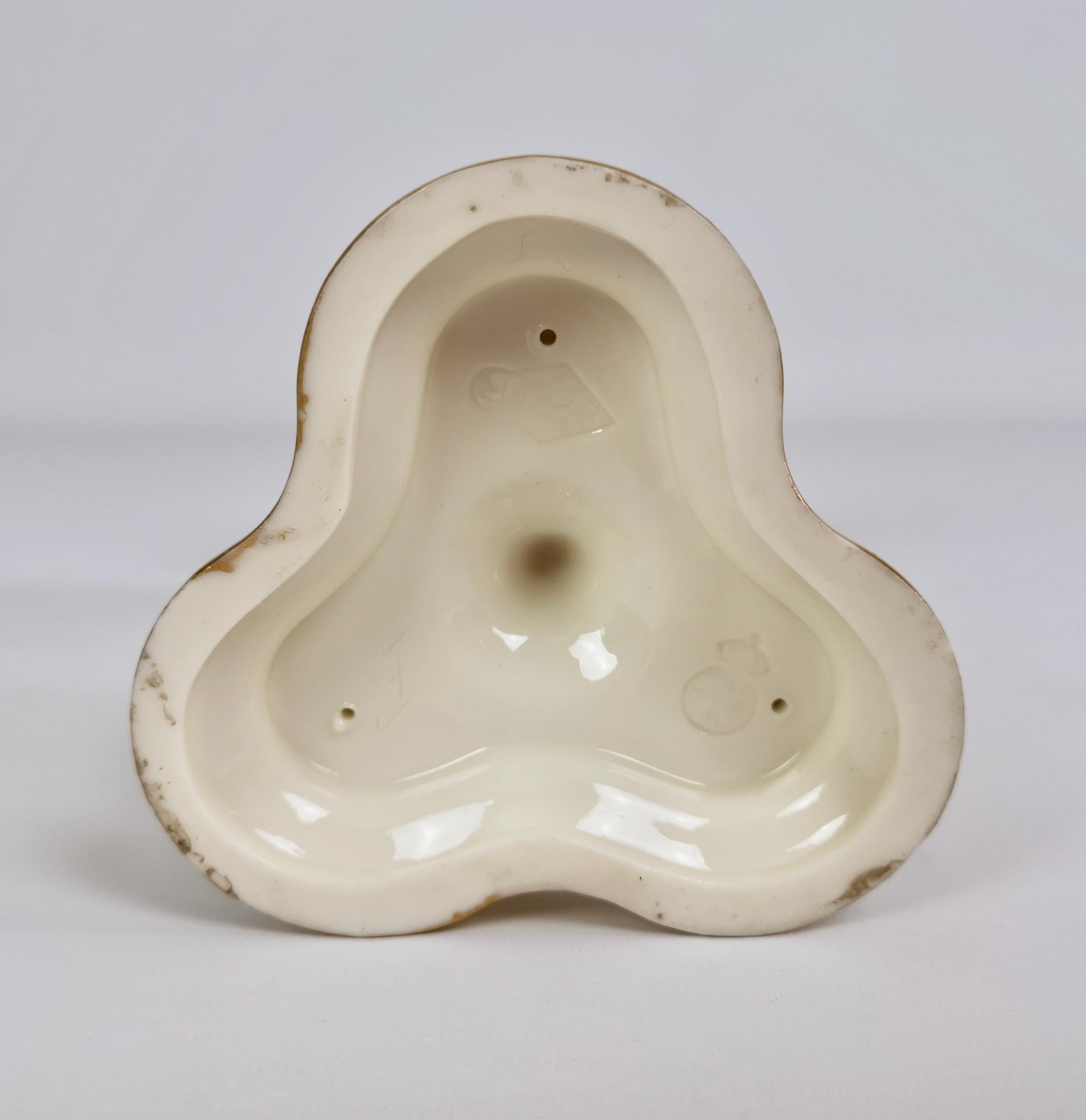 Porcelaine Vase papillon en porcelaine Royal Worcester, blanc et doré, époque victorienne 1868 en vente